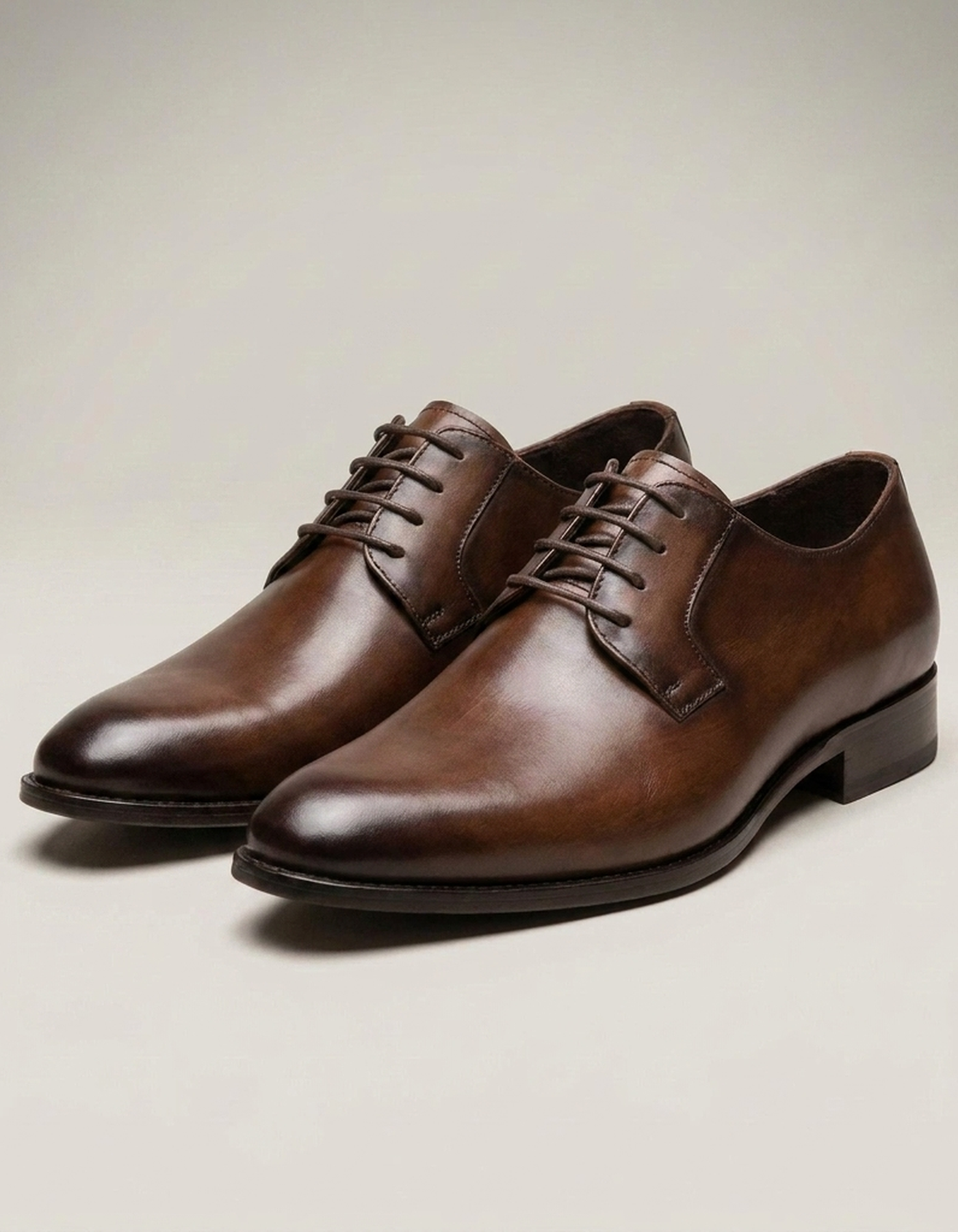 PLUXSTYLE::numise::mens-pointed-toe-derby-dress-shoes::closeup-detail