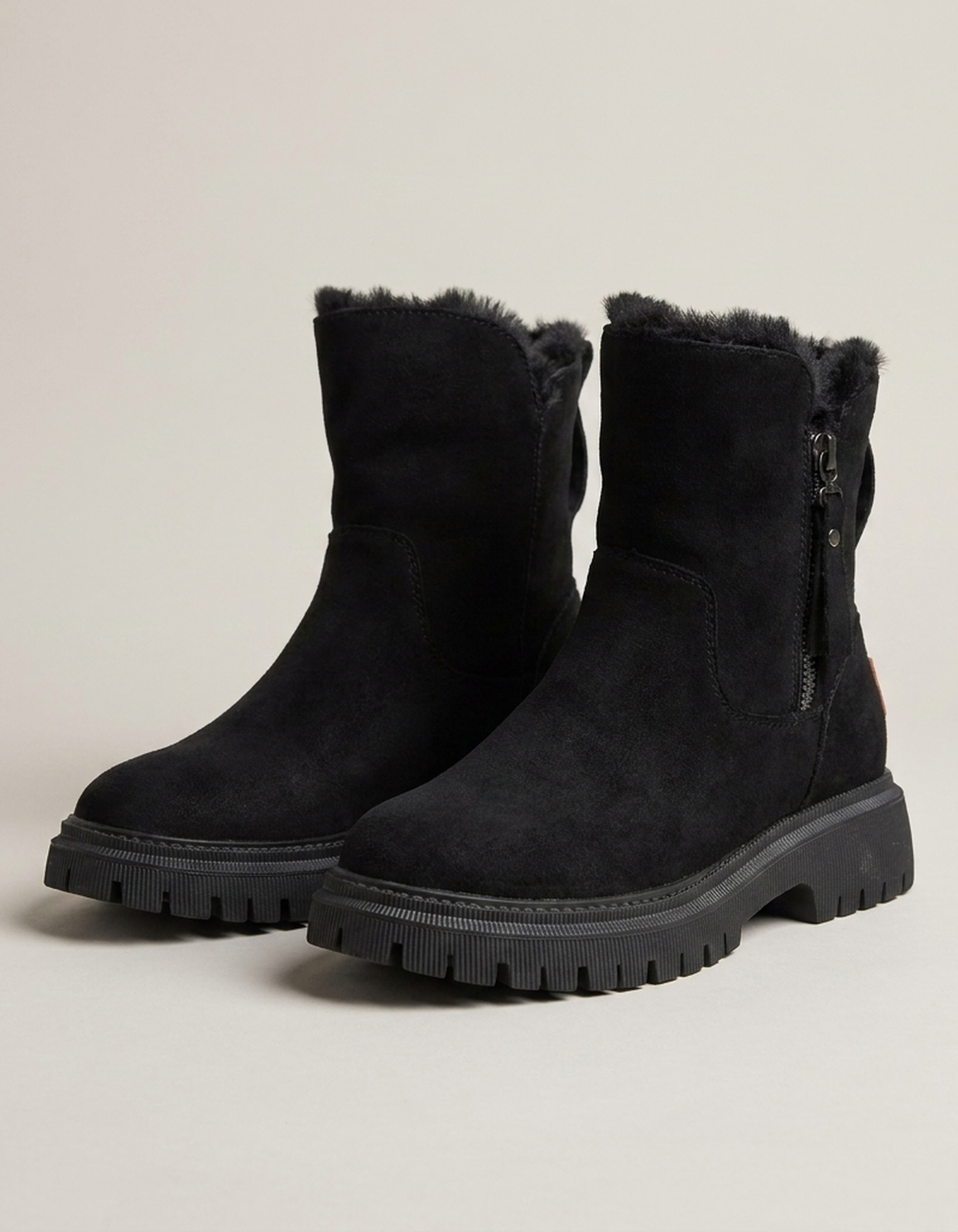 PLUXSTYLE::numise::lug-sole-winter-ankle-boots::pack-black