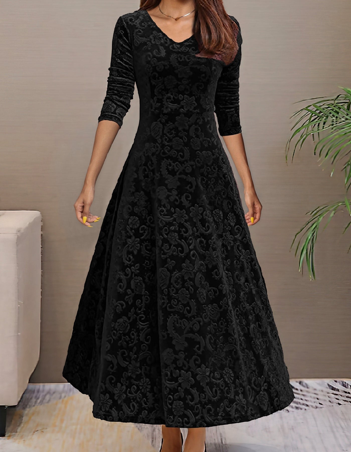 PLUXSTYLE::numise::amelia-elegant-occasion-dress::lifestyle-keep-2
