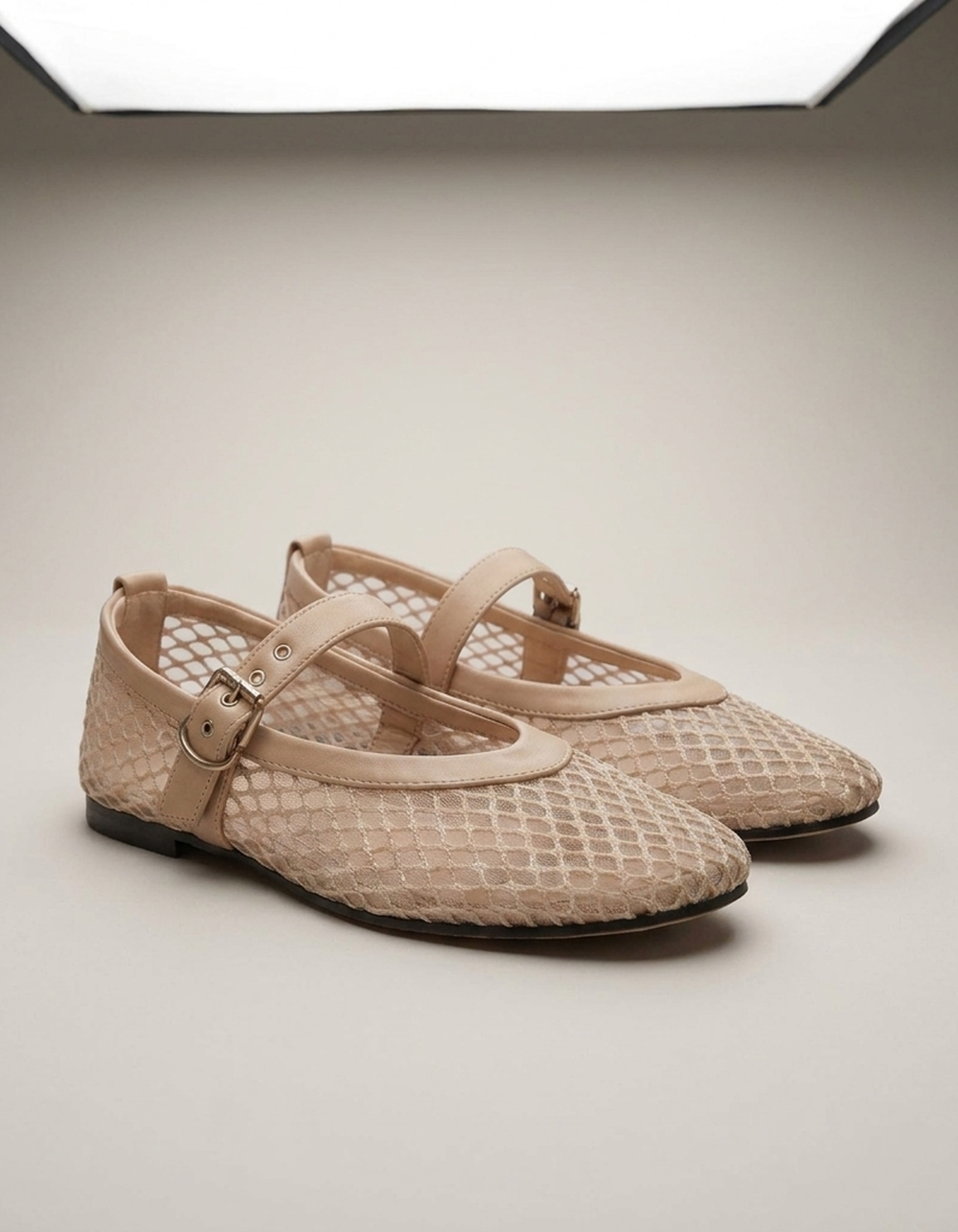 PLUXSTYLE::numise::round-toe-summer-mary-jane-shoes::closeup-detail