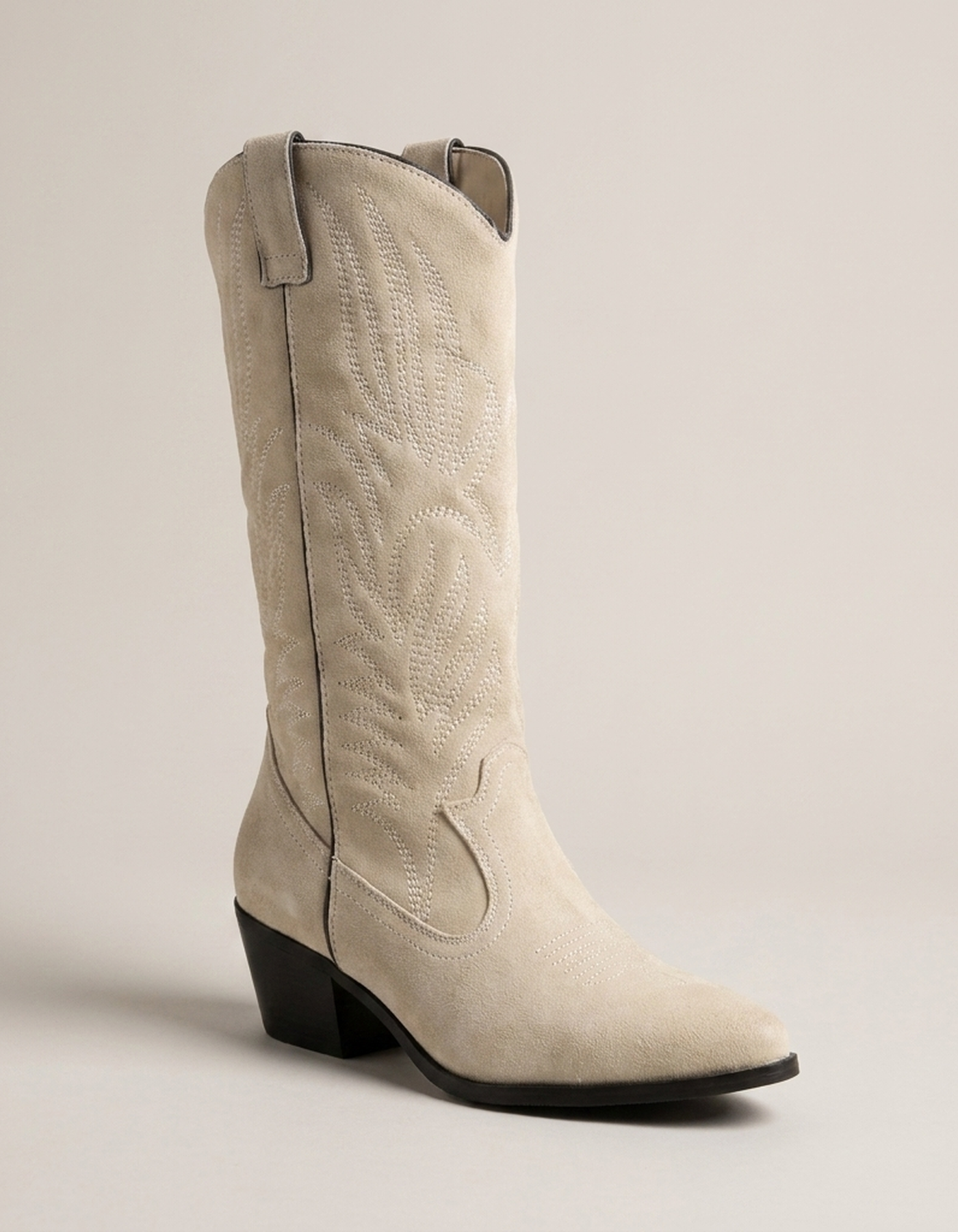 PLUXSTYLE::numise::womens-pointed-toe-western-boots::closeup-hero