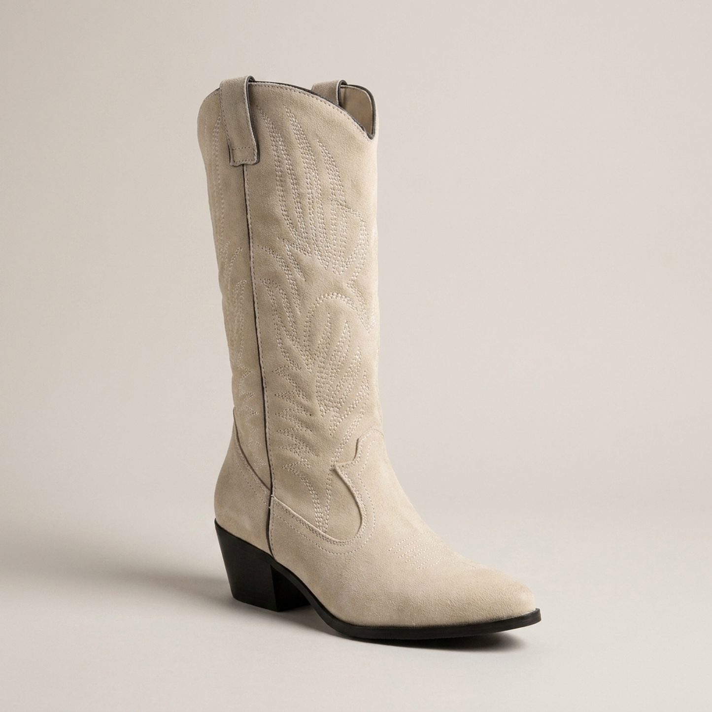 PLUXSTYLE::numise::womens-pointed-toe-western-boots::closeup-hero
