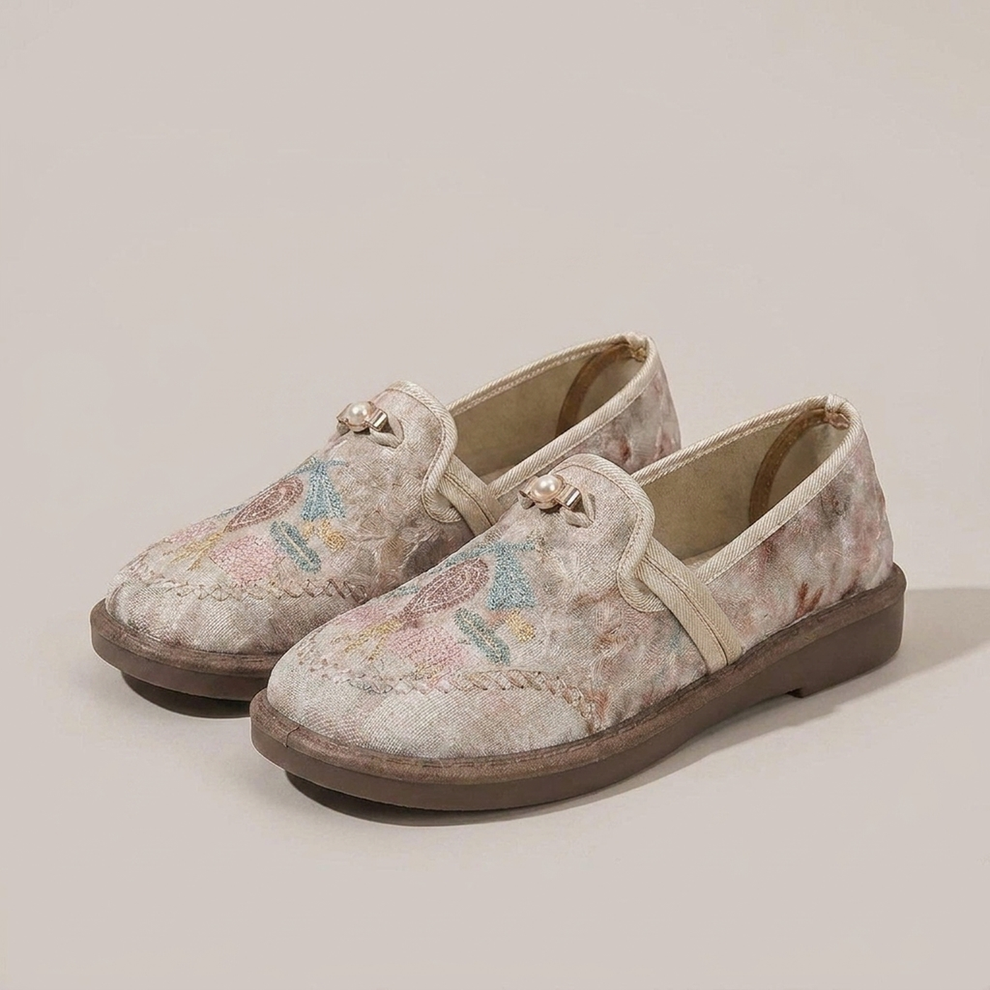PLUXSTYLE::numise::amelia-floral-embroidered-loafers::closeup-detail