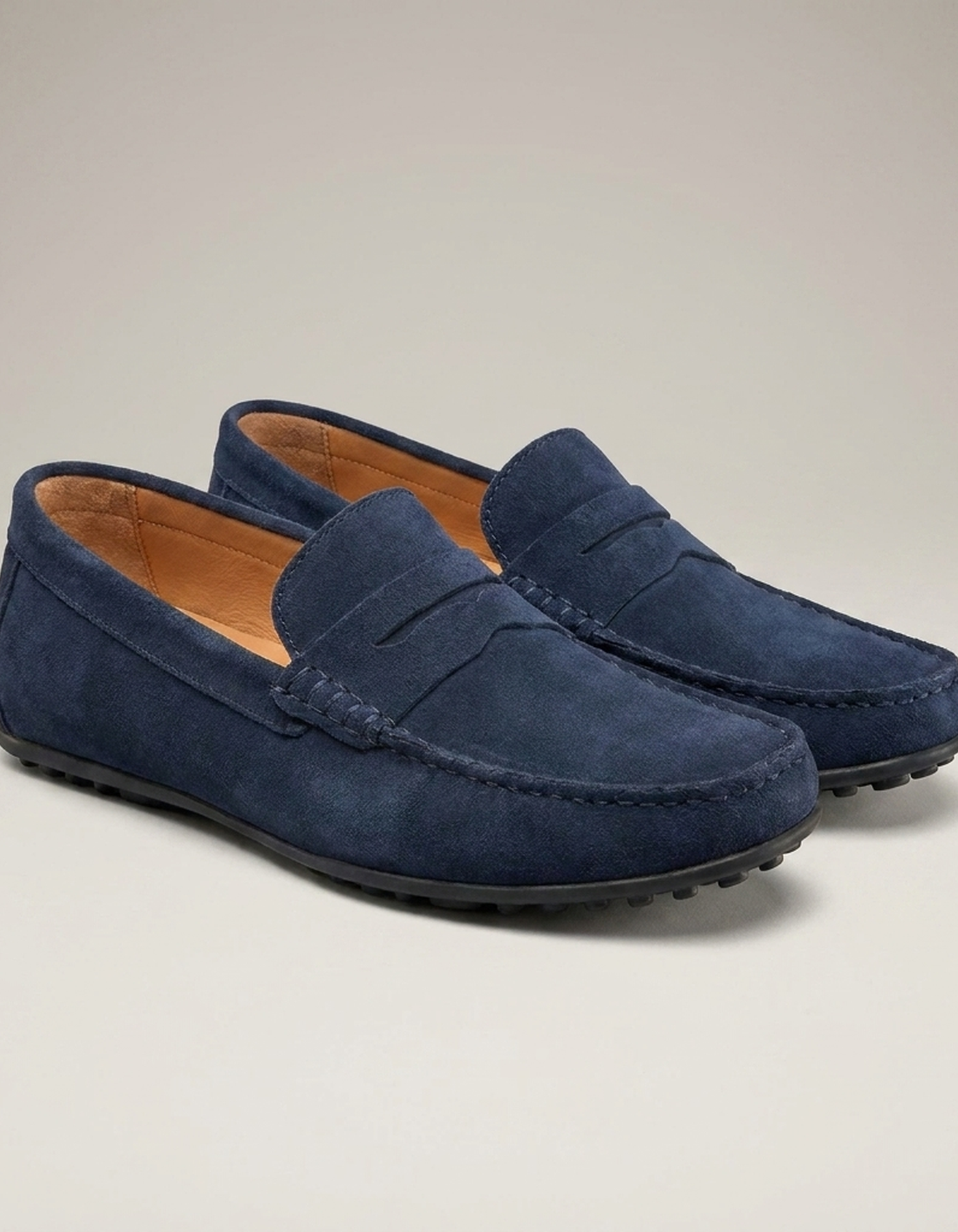 PLUXSTYLE::numise::mens-lightweight-slip-on-loafers::closeup-detail