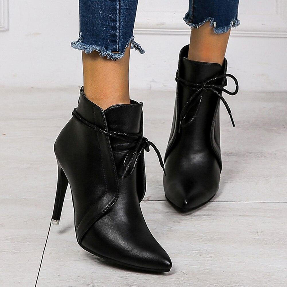 PLUXSTYLE::numise::pointed-toe-stiletto-ankle-boots::lifestyle-keep-1