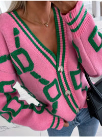 PLUXSTYLE::numise::geometric-v-neck-cardigan::lifestyle-keep-1