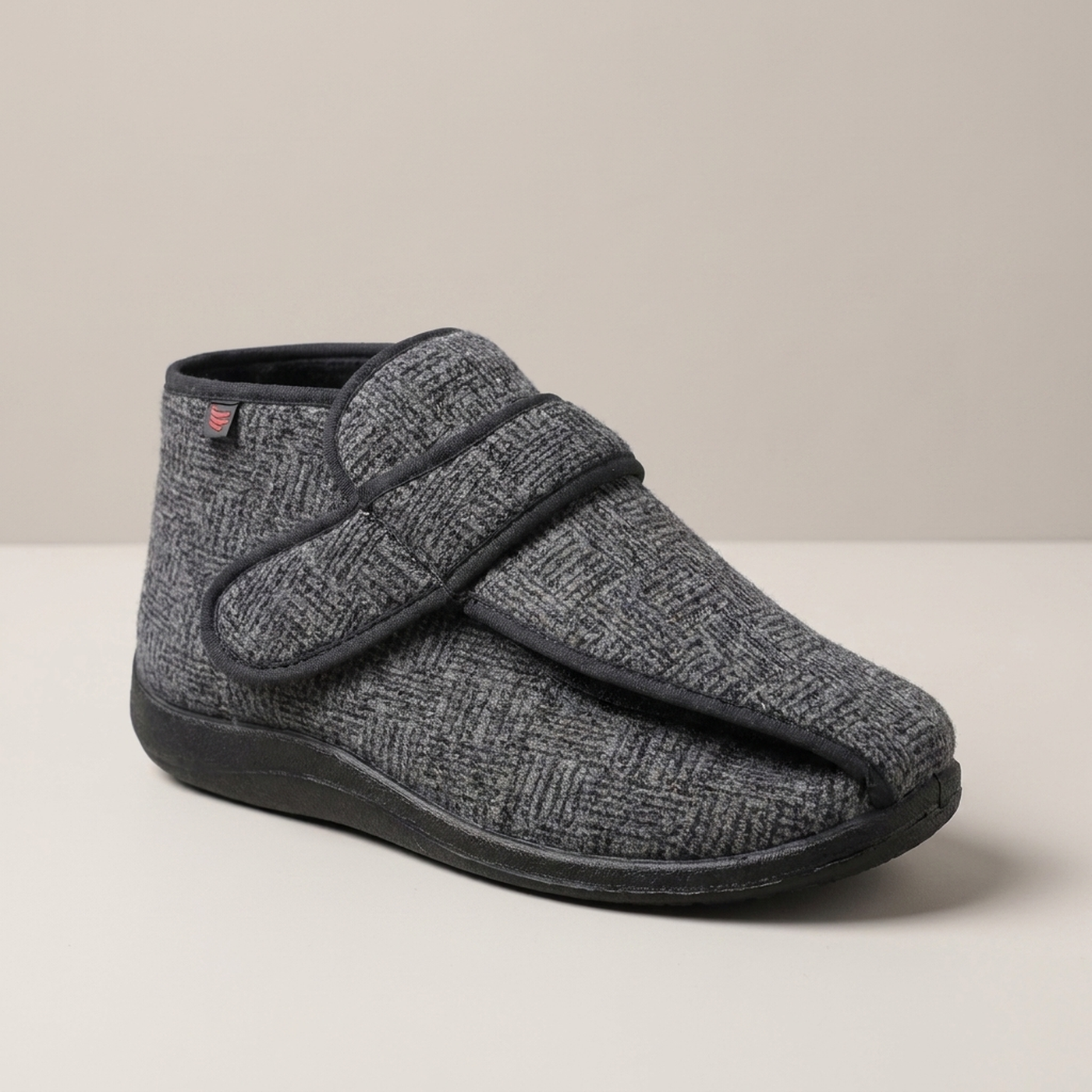 PLUXSTYLE::numise::adam-adjustable-slip-on-boots::closeup-hero