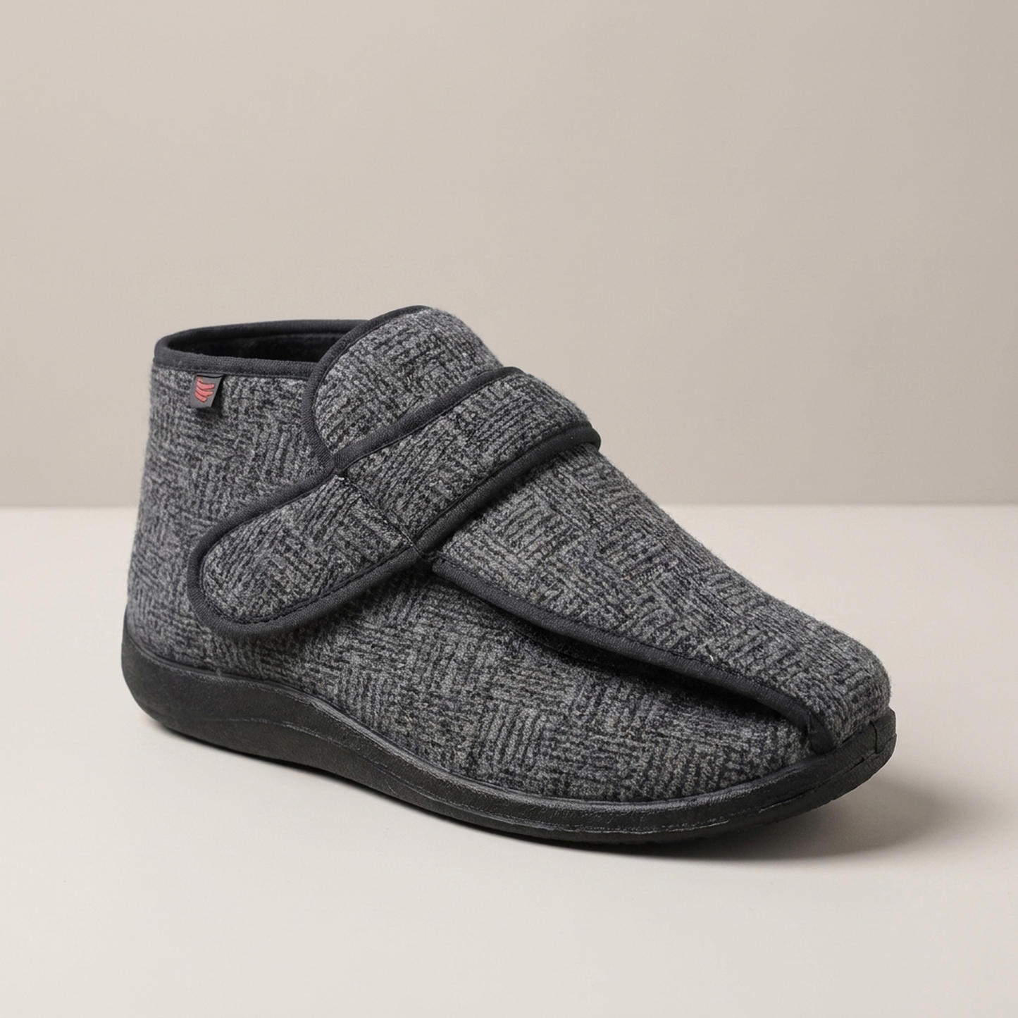 PLUXSTYLE::numise::adam-adjustable-slip-on-boots::closeup-hero