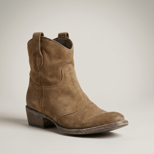 PLUXSTYLE::numise::alessia-western-ankle-boots::closeup-hero