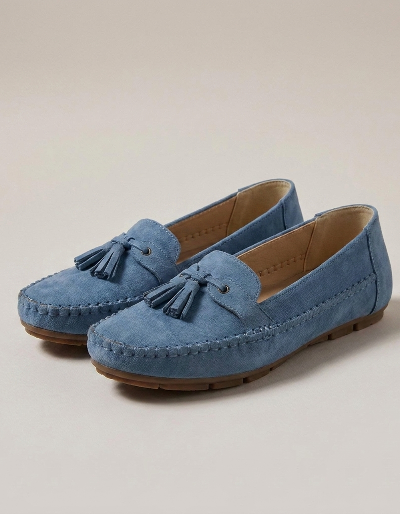 PLUXSTYLE::numise::adelina-easy-on-loafers::closeup-detail