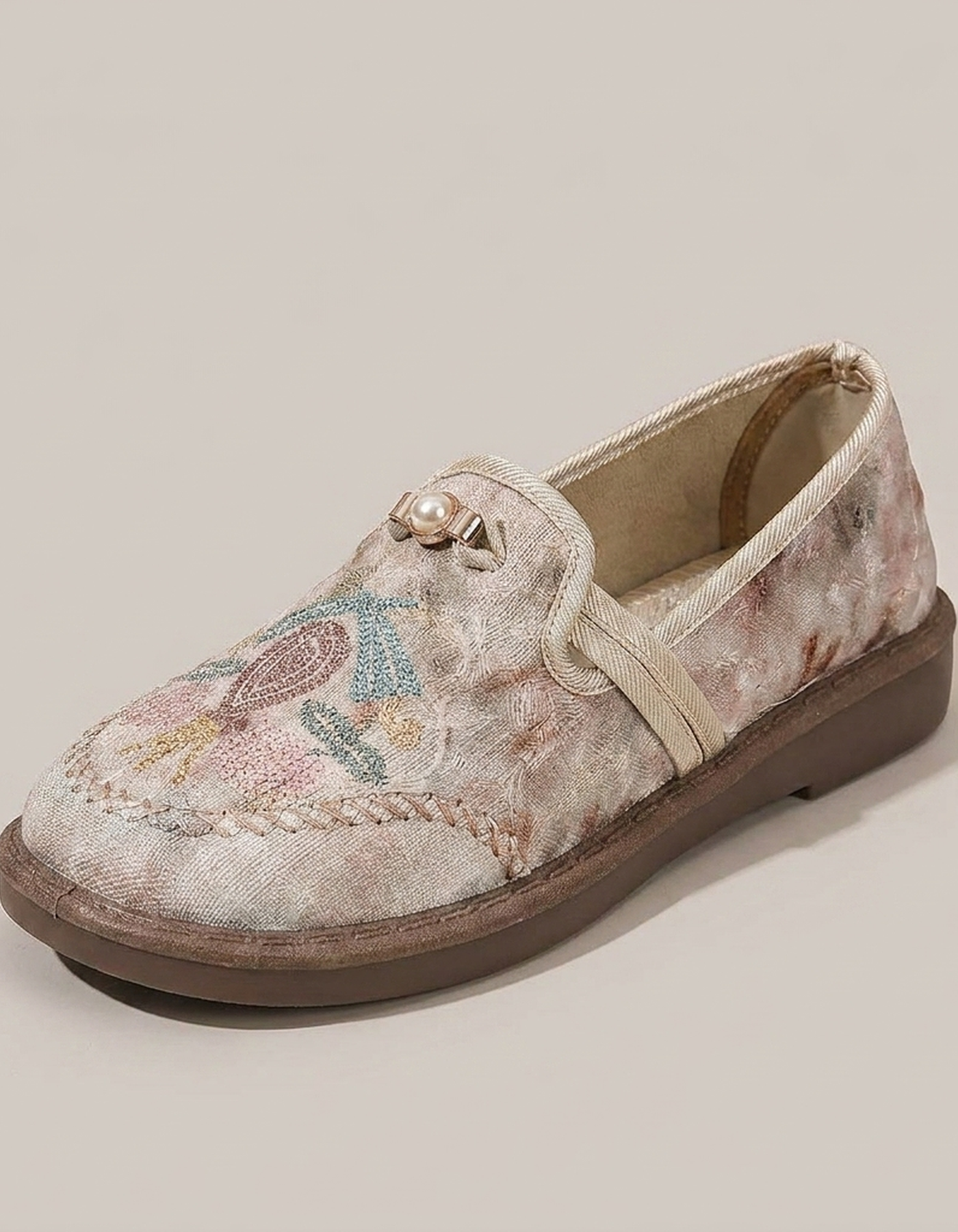 PLUXSTYLE::numise::amelia-floral-embroidered-loafers::closeup-hero