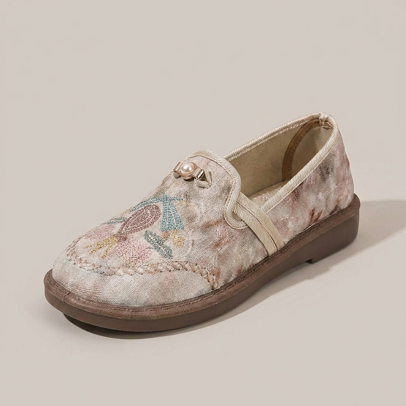 PLUXSTYLE::numise::amelia-floral-embroidered-loafers::closeup-hero