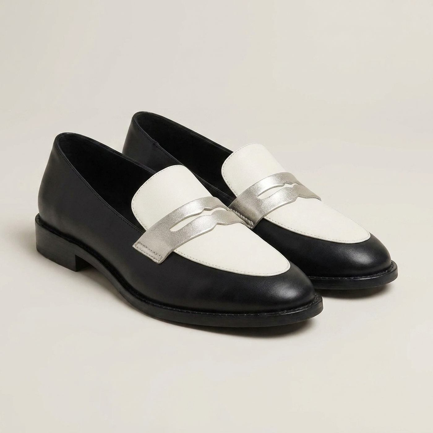 PLUXSTYLE::numise::abby-black-white-loafers::closeup-detail