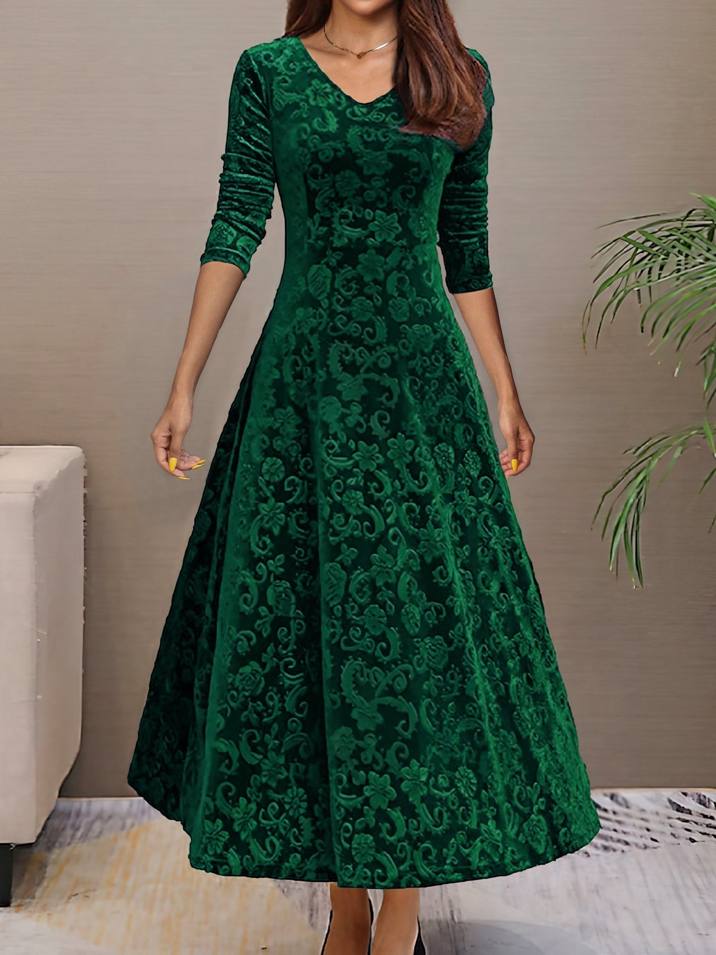 PLUXSTYLE::numise::amelia-elegant-occasion-dress::lifestyle-keep-1