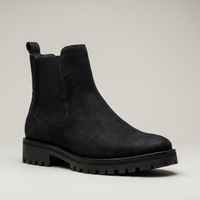 PLUXSTYLE::numise::beatrix-lug-sole-chelsea-boots::closeup-hero