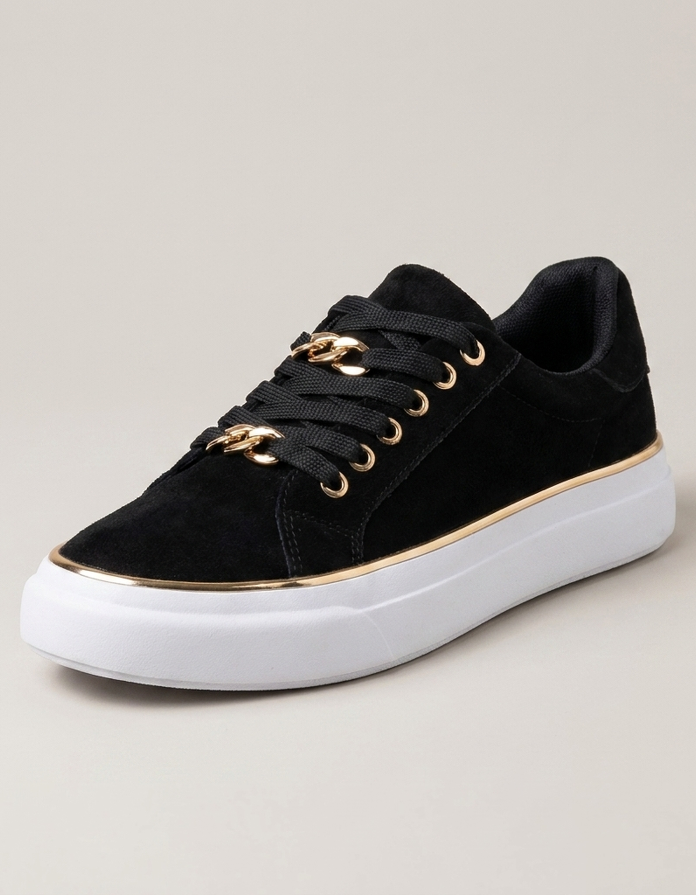 PLUXSTYLE::numise::blanche-platform-basket-sneakers::closeup-hero
