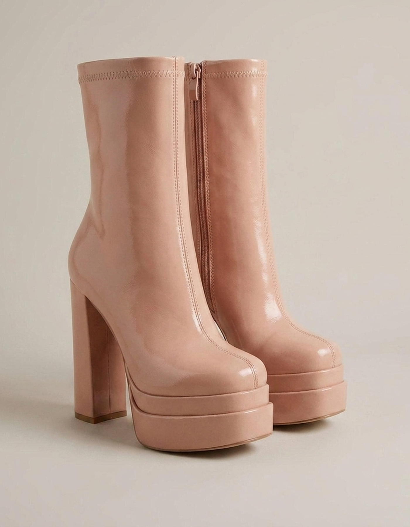 PLUXSTYLE::numise::womens-high-heel-platform-ankle-boots::closeup-detail