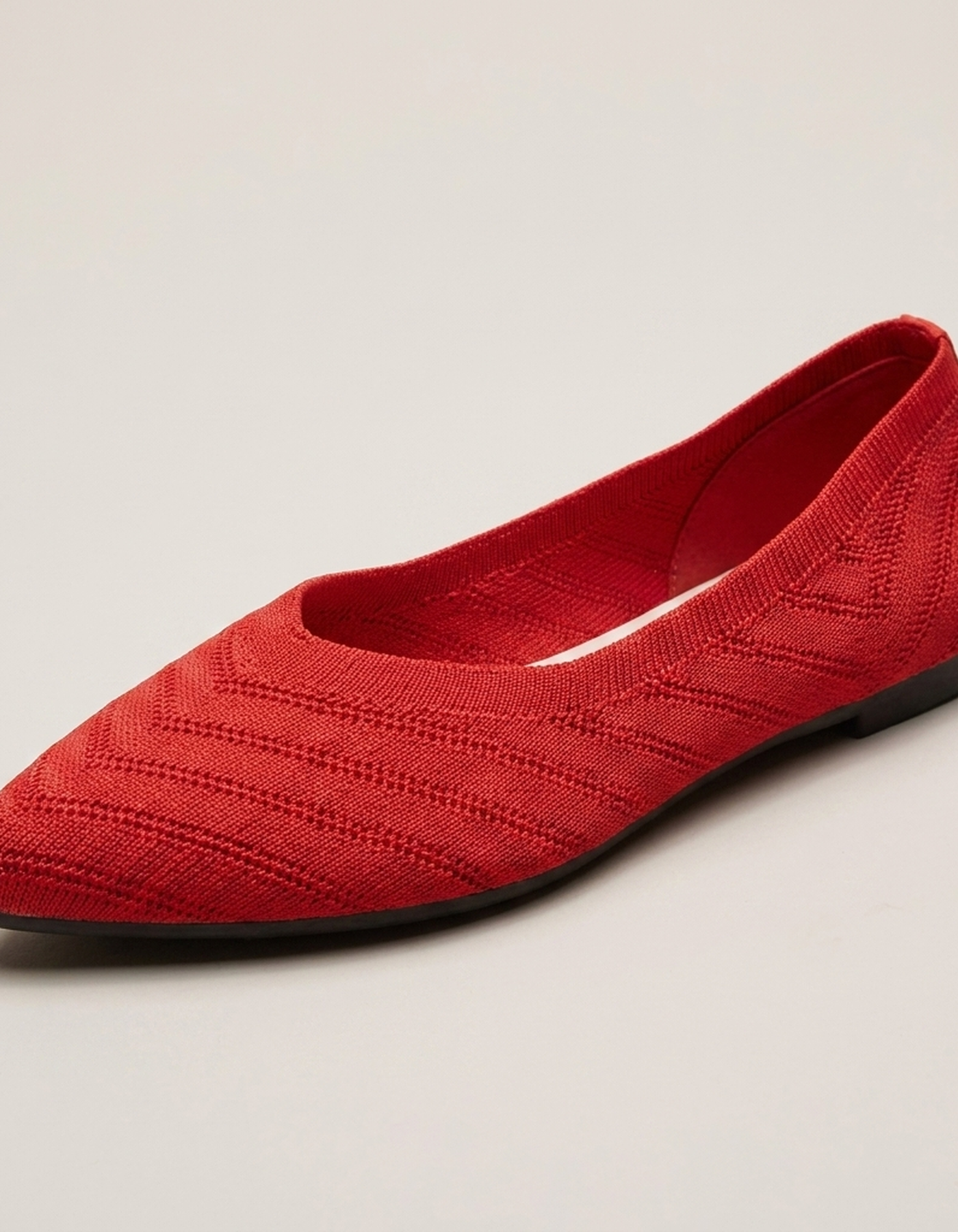 PLUXSTYLE::numise::womens-pointed-toe-ballet-footwear::closeup-hero