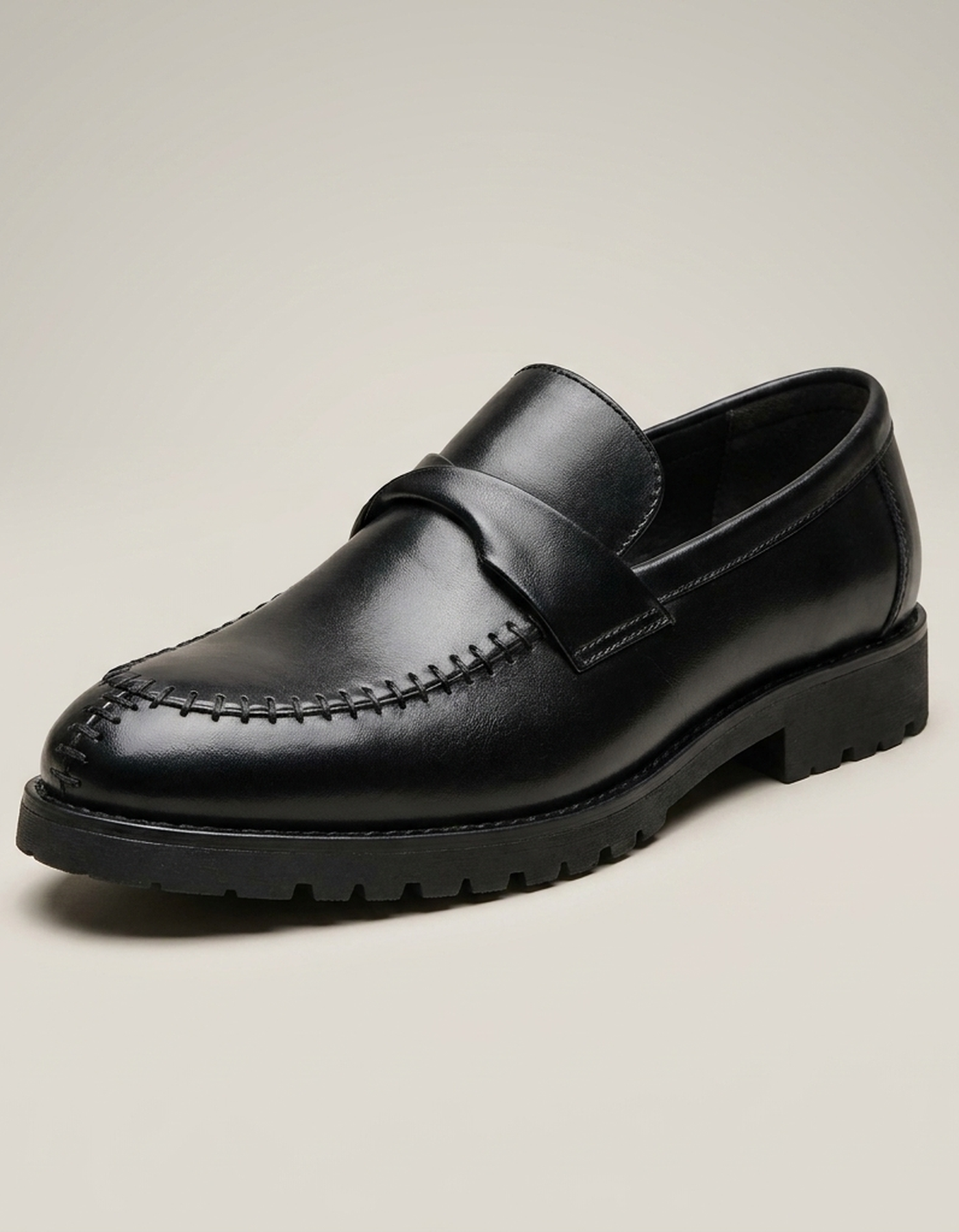 PLUXSTYLE::numise::rugged-penny-loafers::closeup-hero