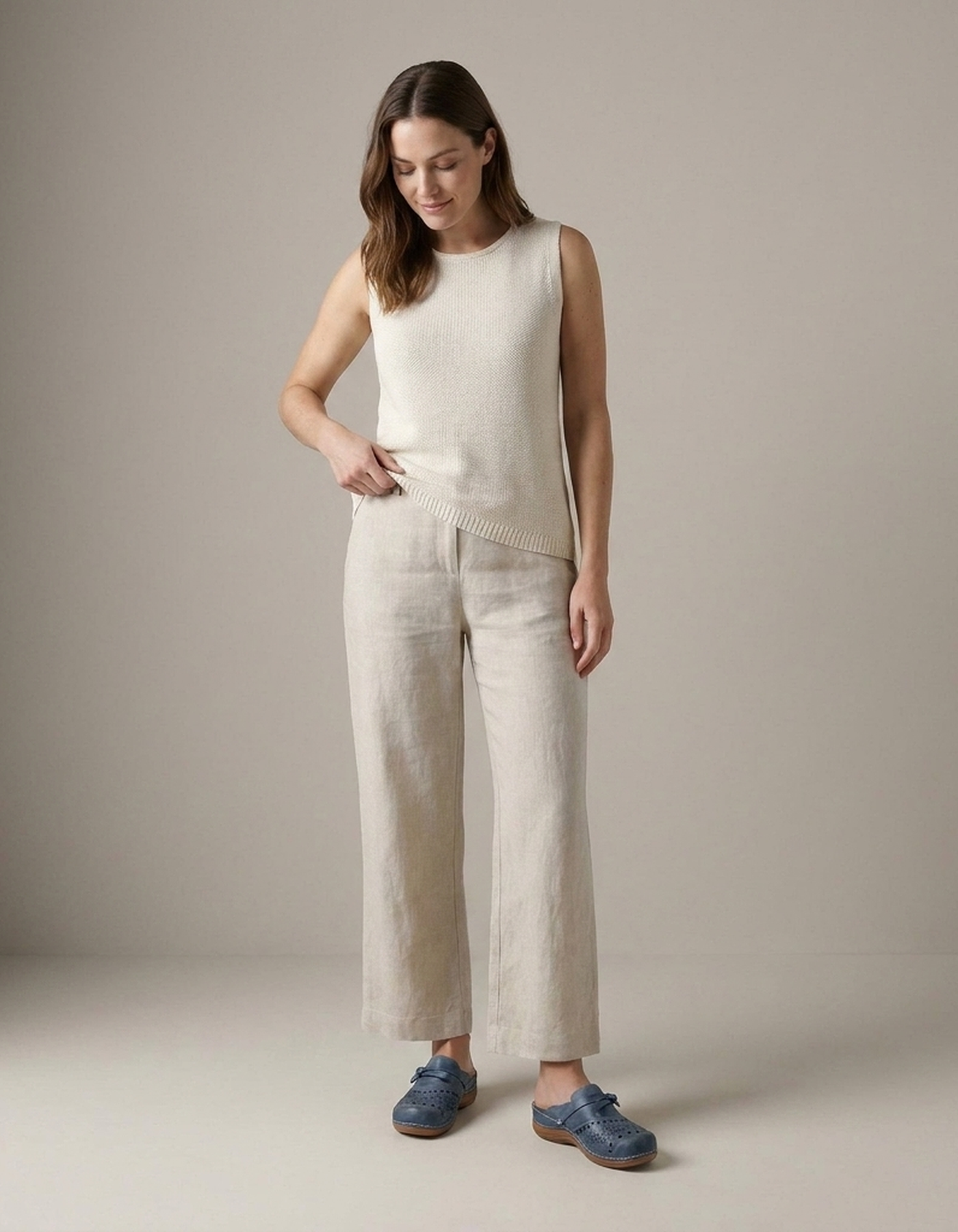 PLUXSTYLE::numise::womens-adjustable-everyday-clogs::zoom-out