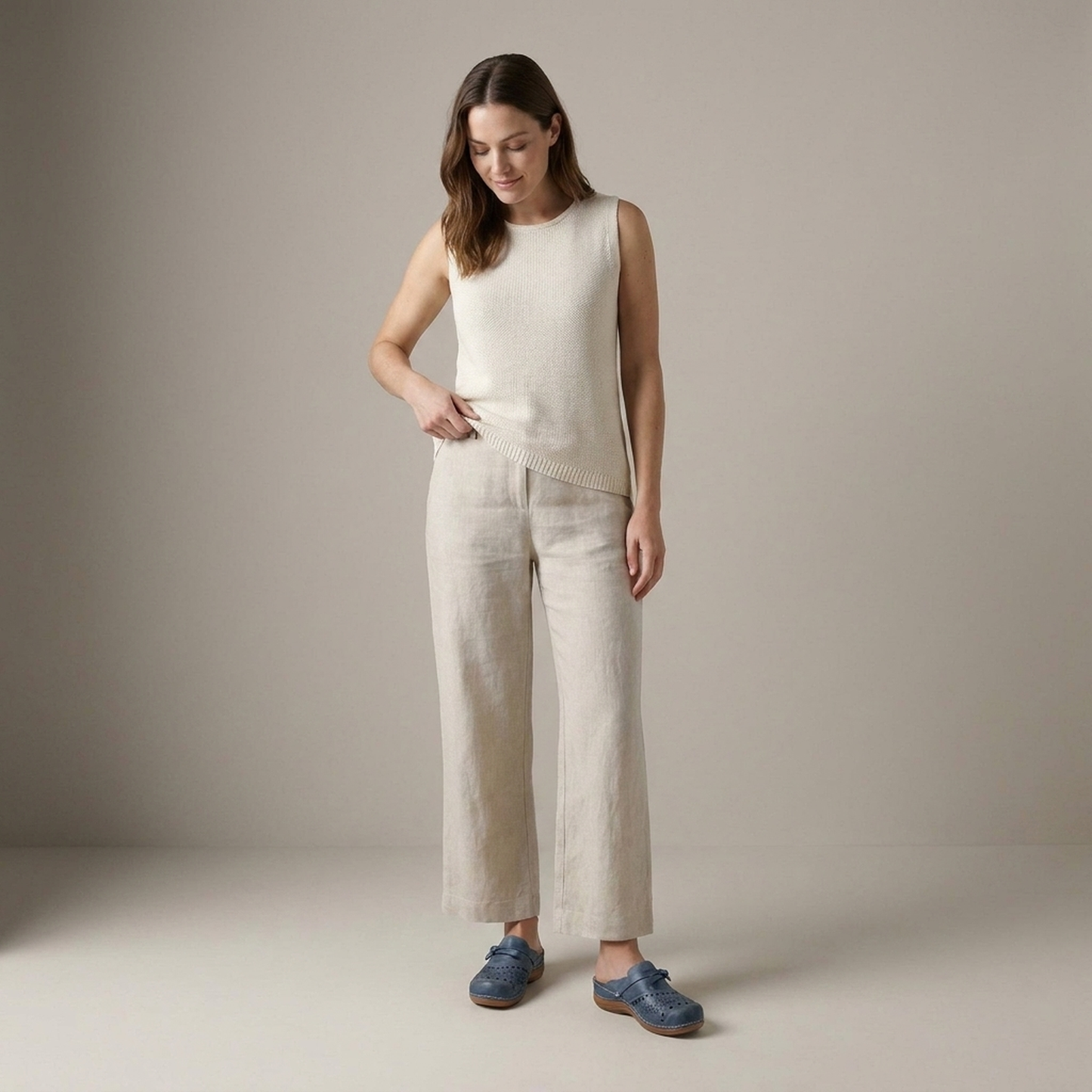 PLUXSTYLE::numise::womens-adjustable-everyday-clogs::zoom-out