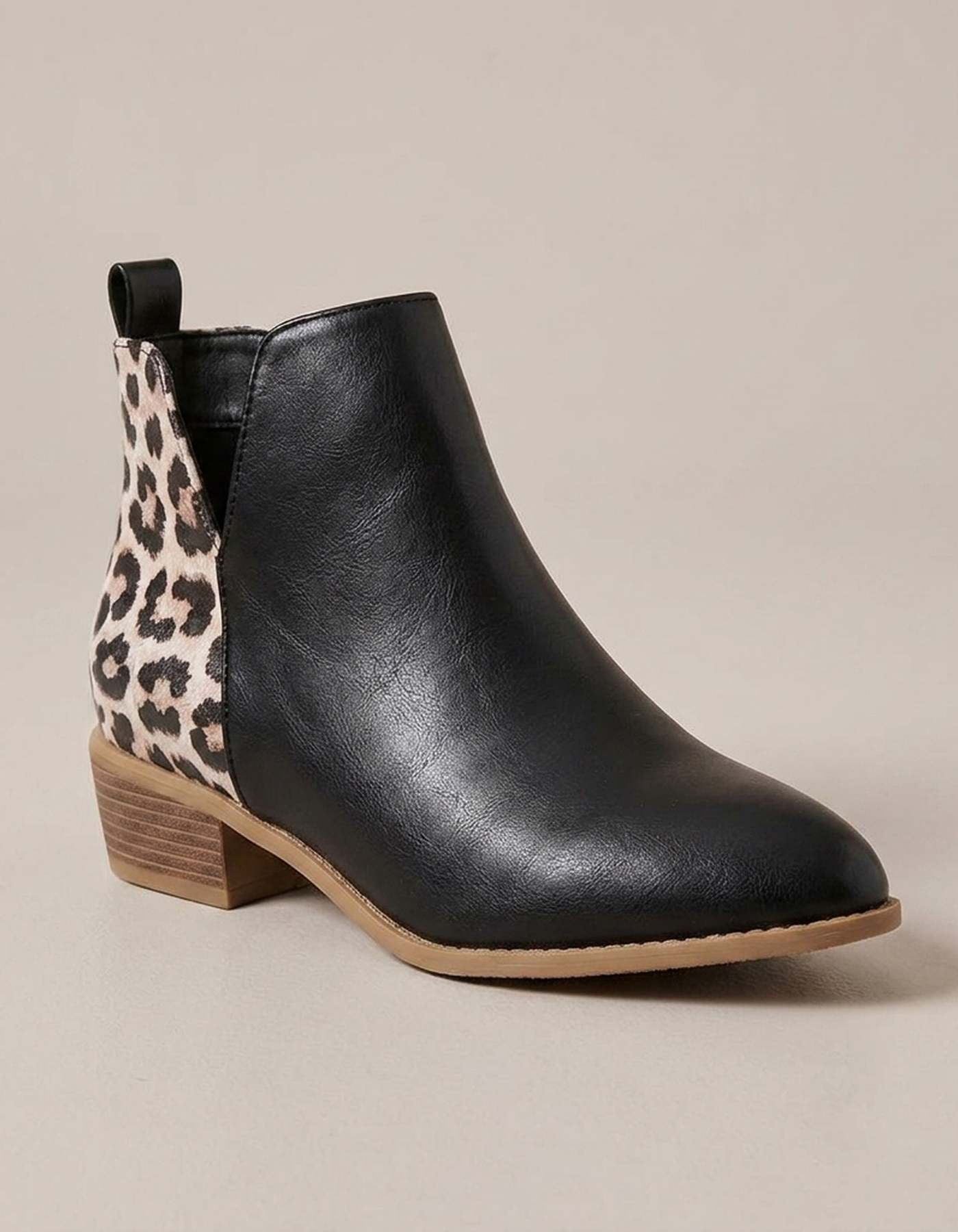 PLUXSTYLE::numise::womens-low-heel-side-zip-boots::closeup-hero
