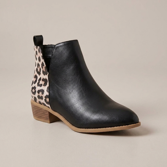 PLUXSTYLE::numise::womens-low-heel-side-zip-boots::closeup-hero