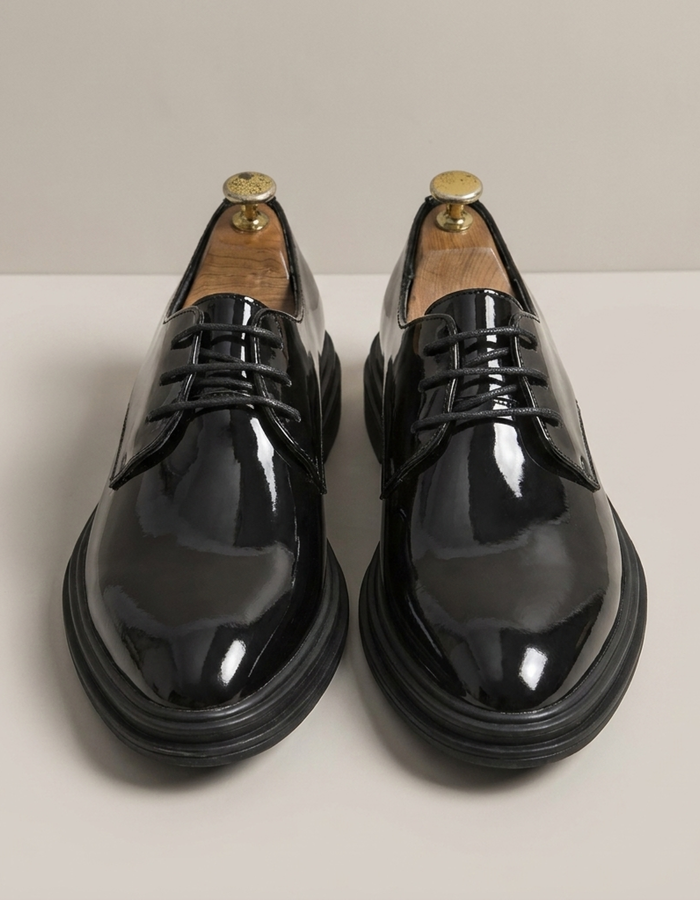 PLUXSTYLE::numise::mens-black-tie-derby-shoes::pack-patent-black