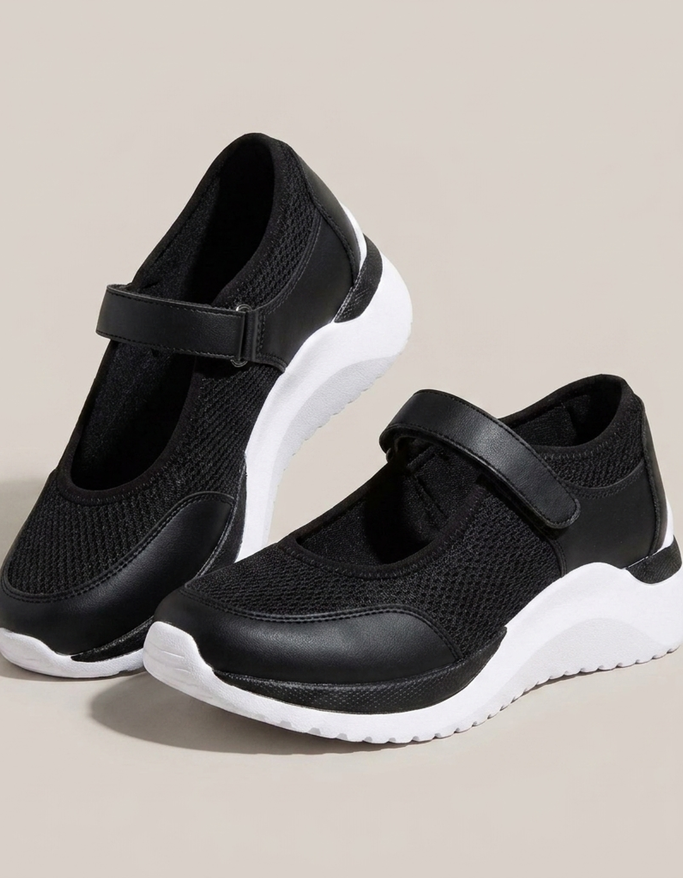 PLUXSTYLE::numise::basket-mary-jane-buckle-sneakers::pack-black