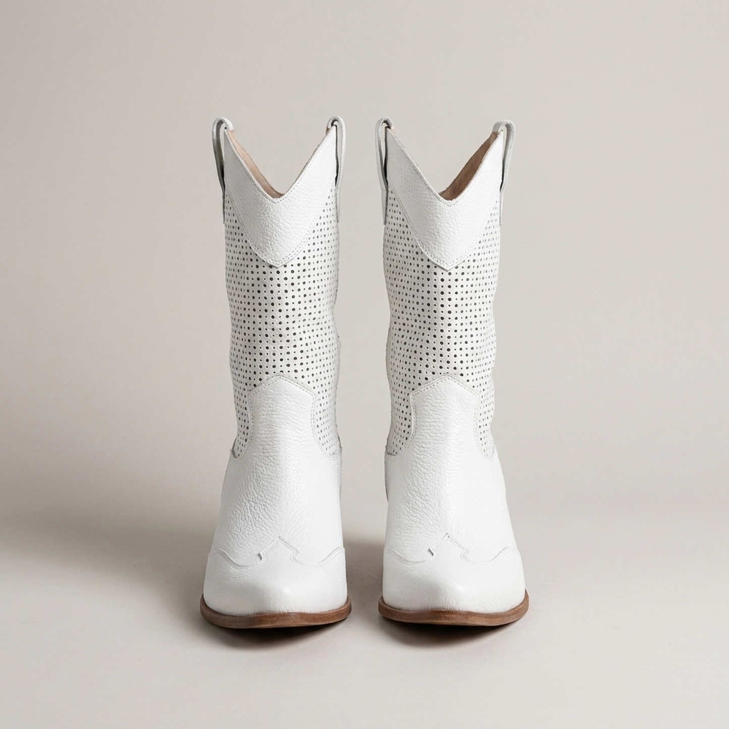 PLUXSTYLE::numise::amelia-perforated-cowboy-boots::pack-white