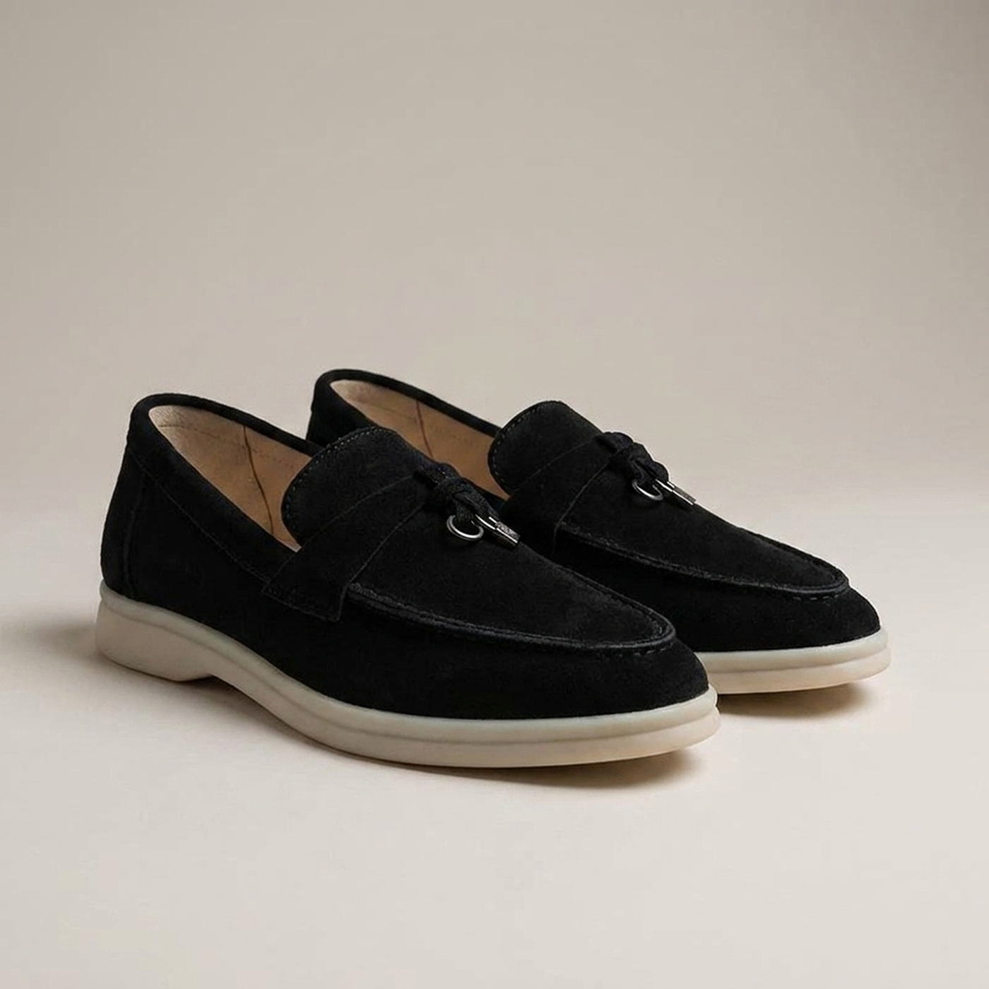 PLUXSTYLE::numise::pointed-toe-everyday-loafers::closeup-detail