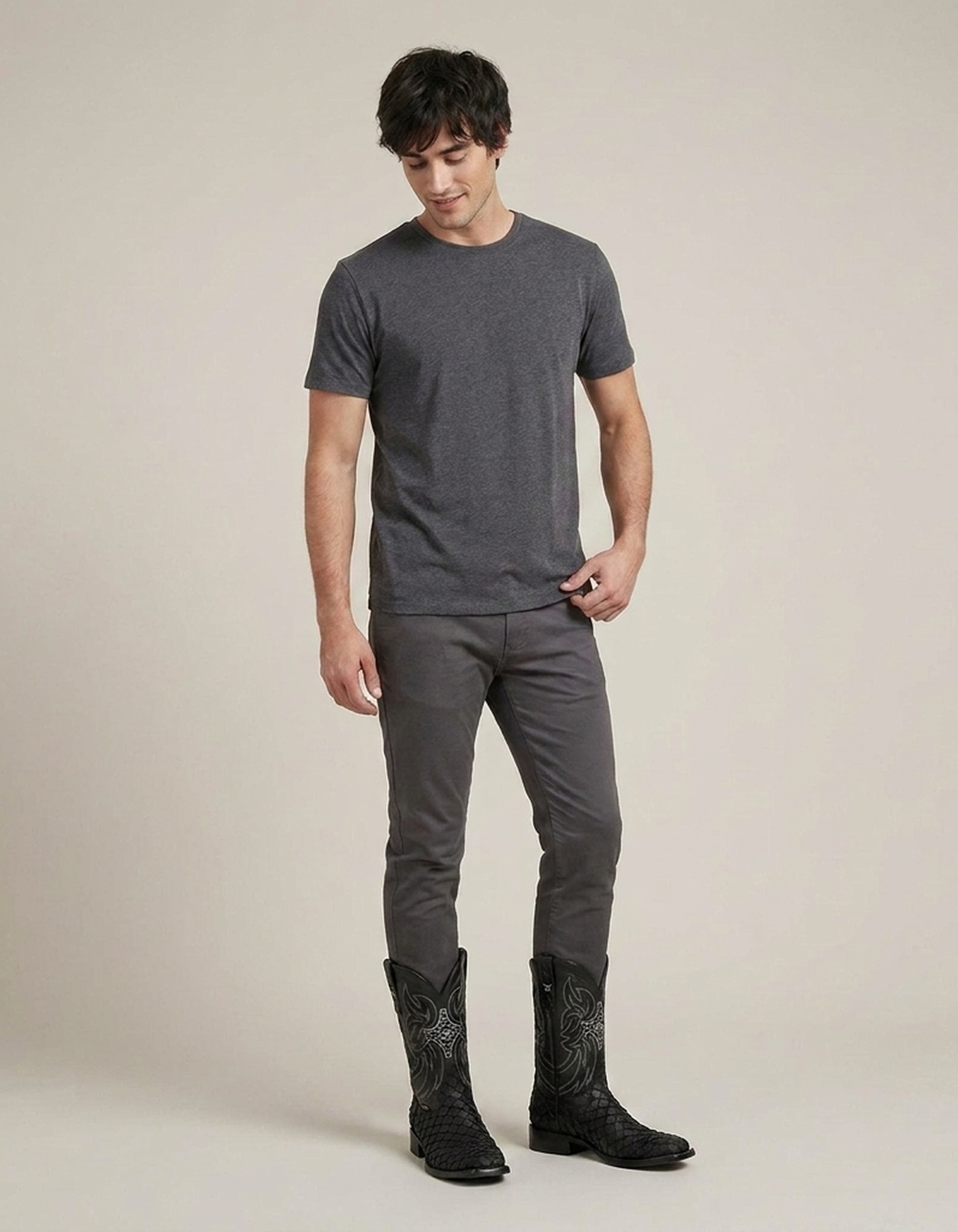 PLUXSTYLE::numise::matte-black-square-toe-boots::zoom-out