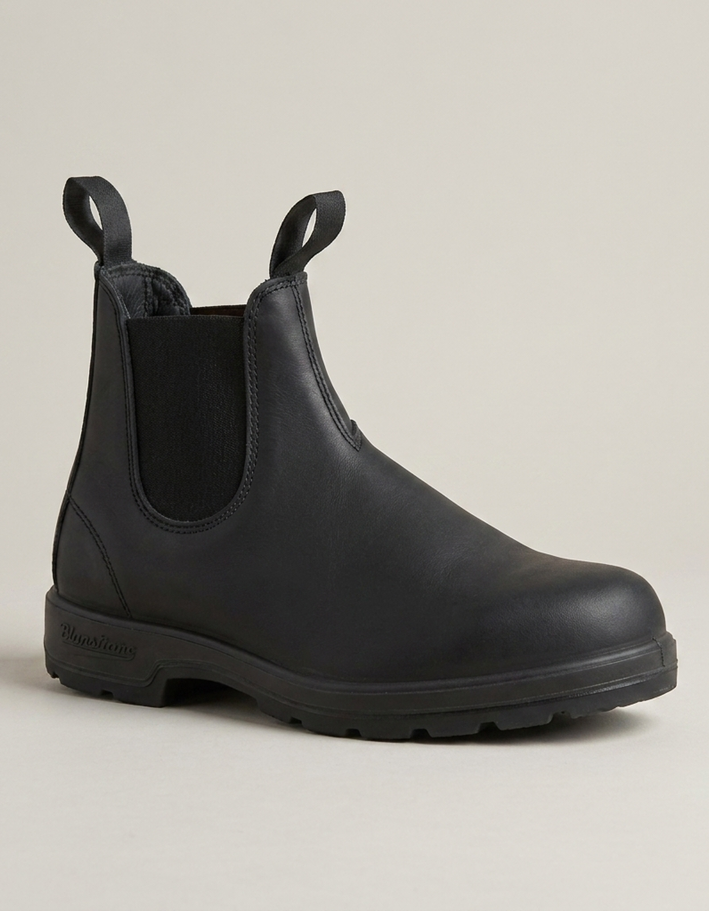 PLUXSTYLE::numise::mens-cushioned-chelsea-boots::closeup-hero