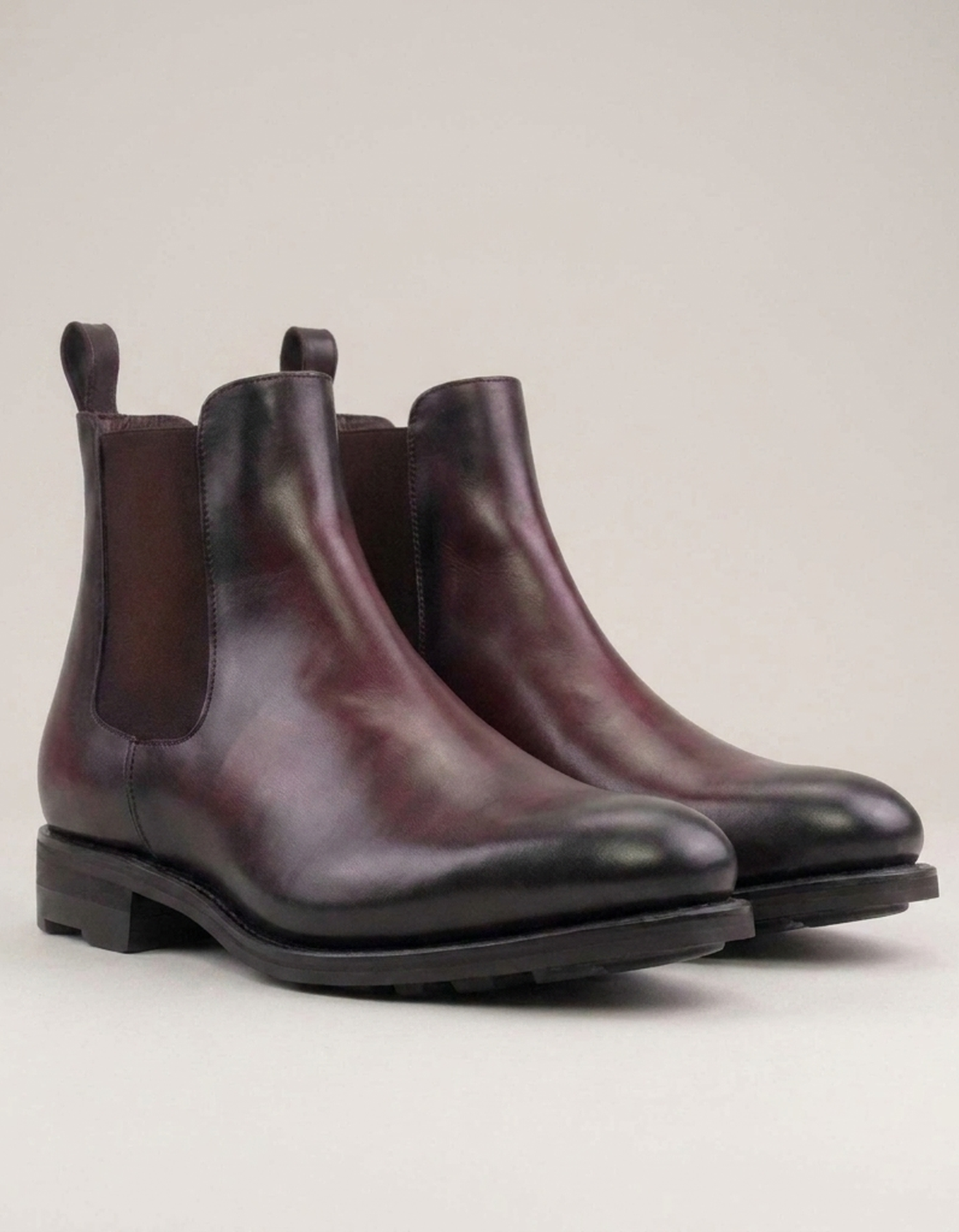PLUXSTYLE::numise::burgundy-chelsea-boots-for-men::closeup-detail