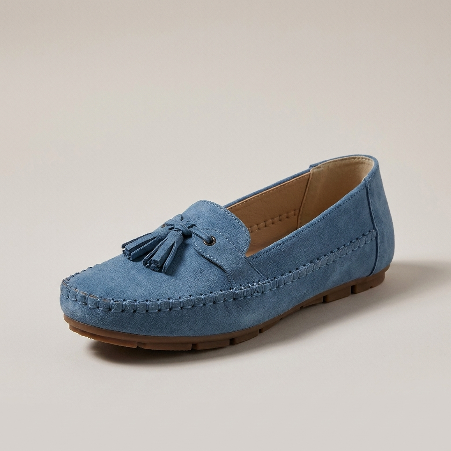 PLUXSTYLE::numise::adelina-easy-on-loafers::closeup-hero