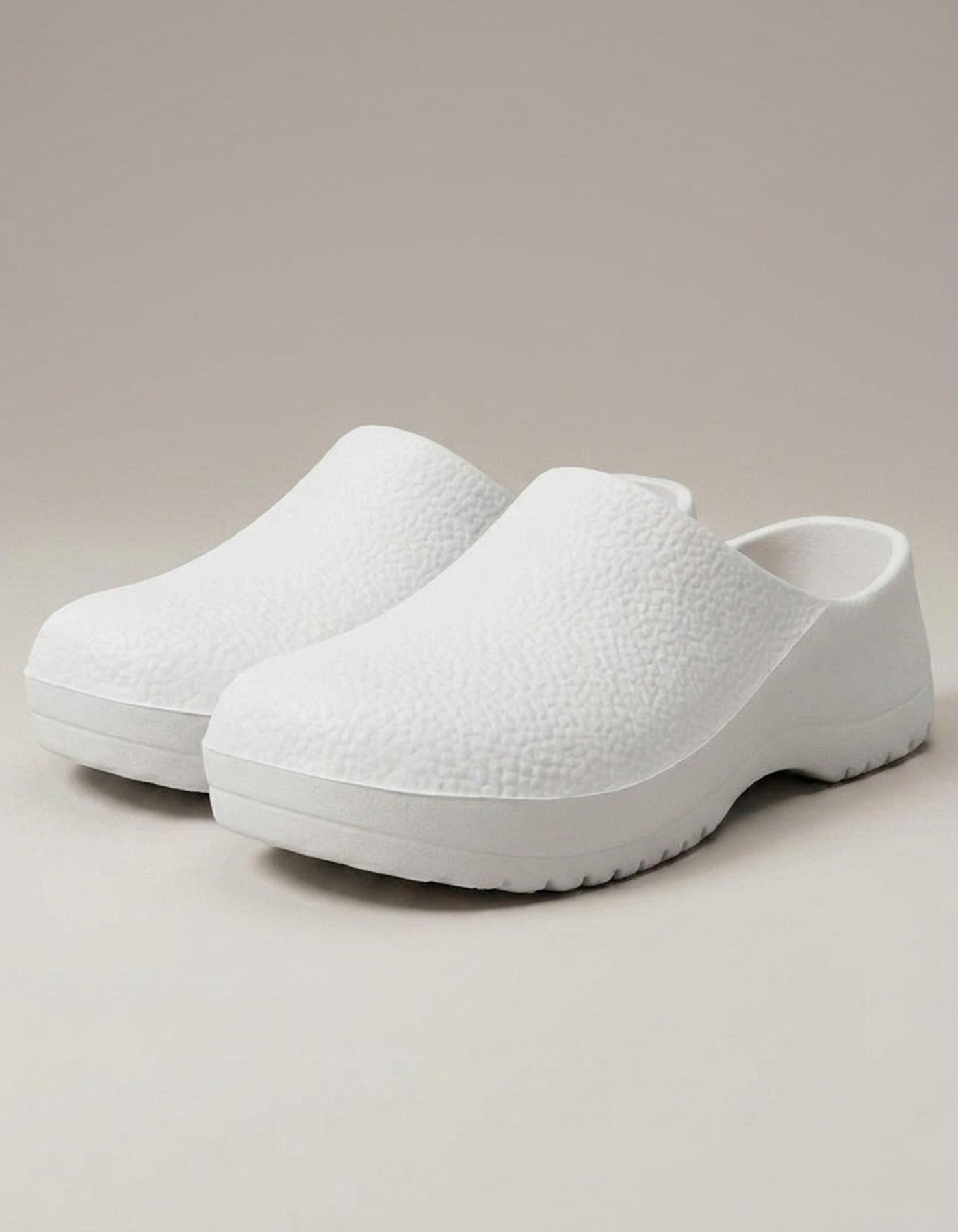 PLUXSTYLE::numise::mens-easy-care-work-clogs::closeup-detail