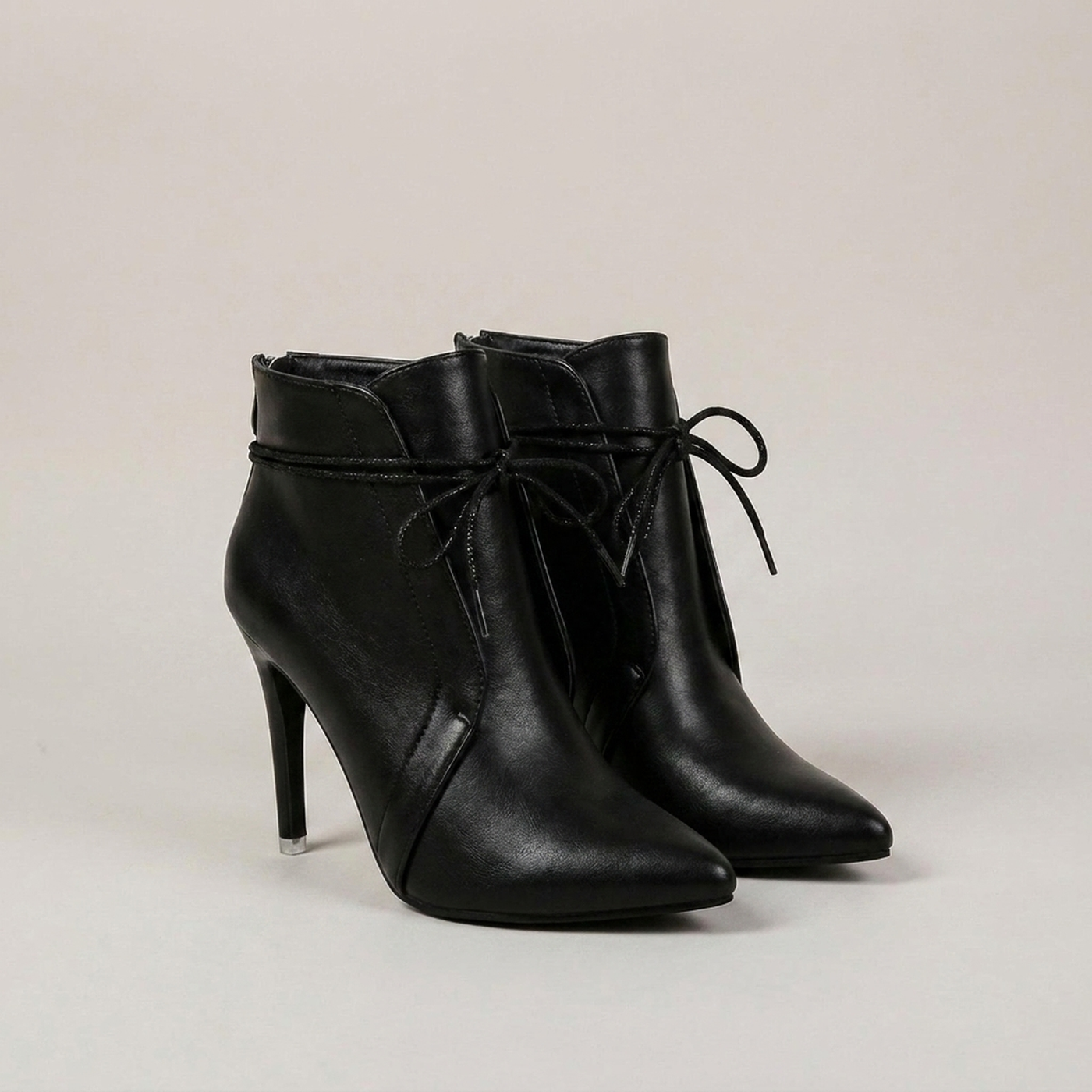 PLUXSTYLE::numise::pointed-toe-stiletto-ankle-boots::closeup-detail