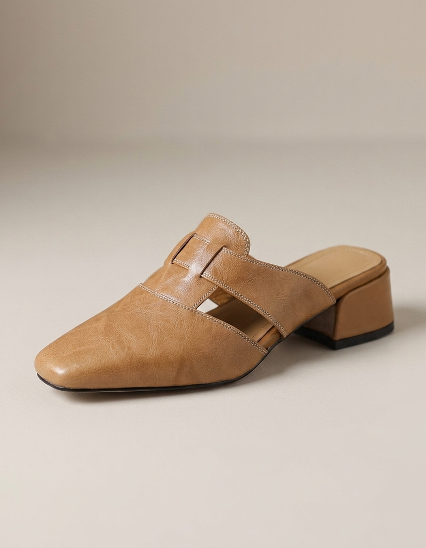 PLUXSTYLE::numise::andie-everyday-mules::closeup-hero