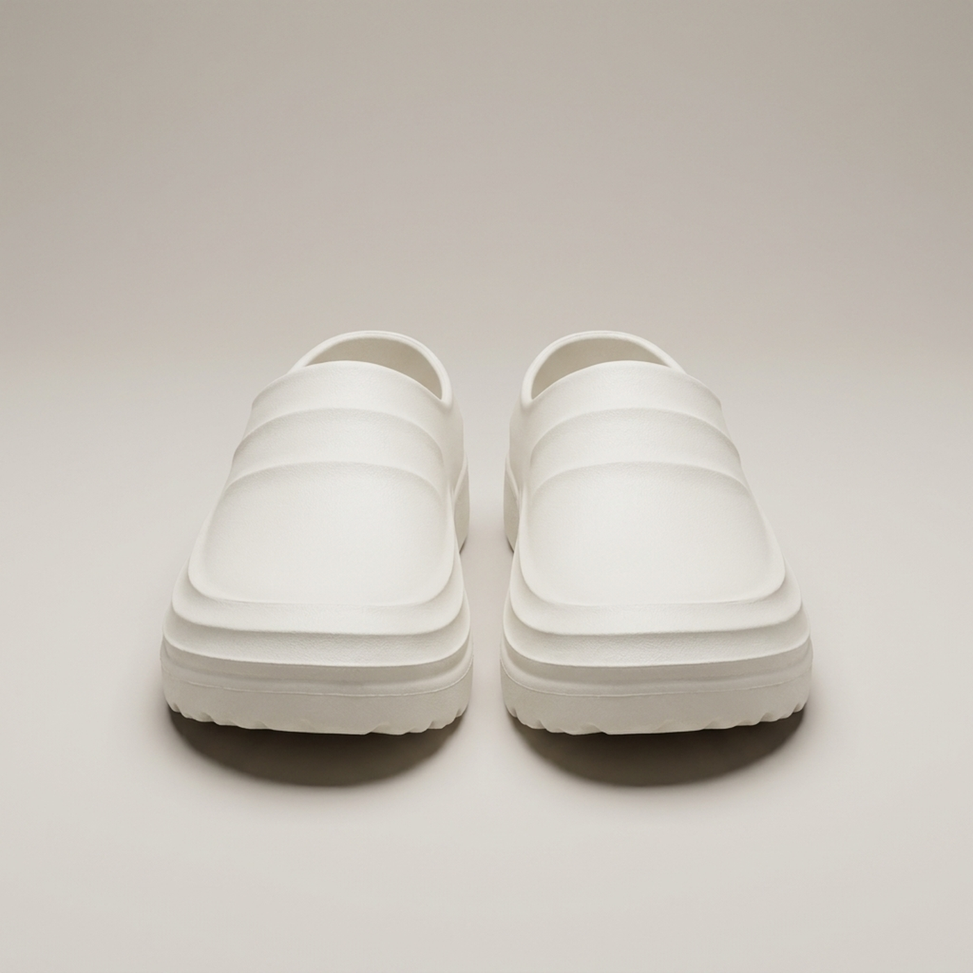 PLUXSTYLE::numise::slip-resistant-comfort-clogs::pack-white
