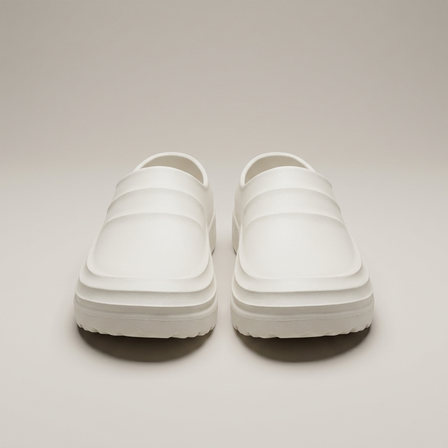 PLUXSTYLE::numise::slip-resistant-comfort-clogs::pack-white