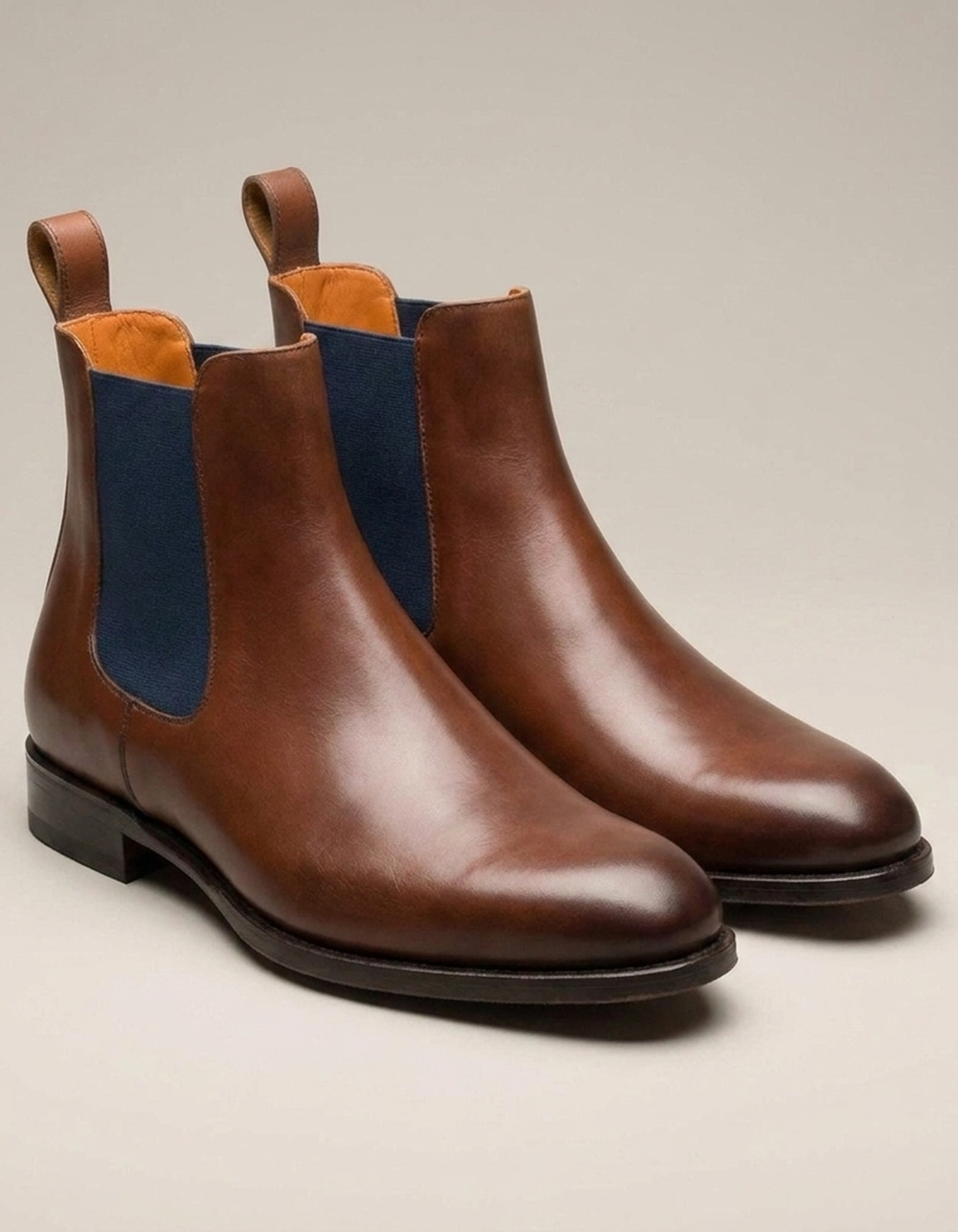 PLUXSTYLE::numise::aurelian-brown-chelsea-boots::closeup-detail