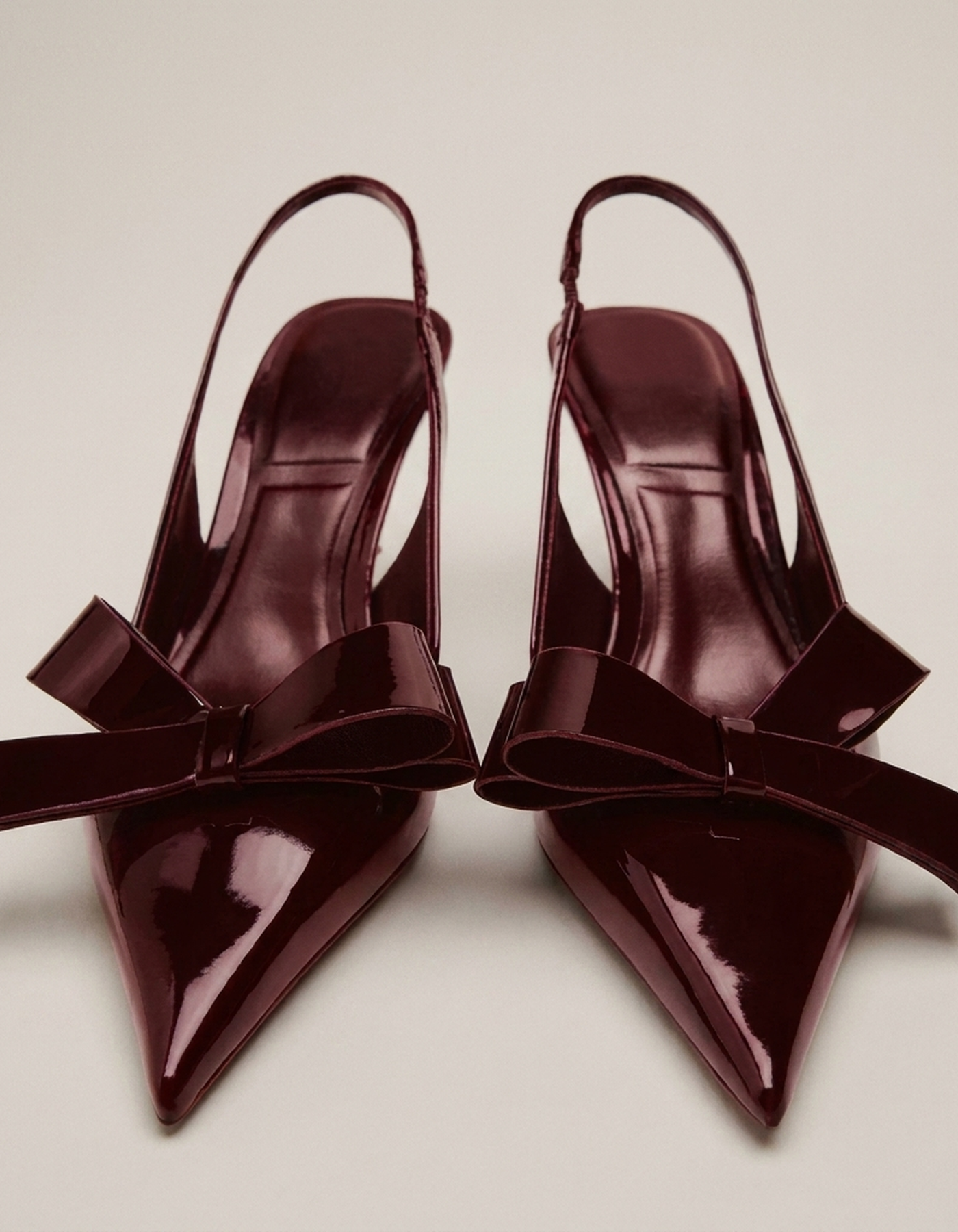 PLUXSTYLE::numise::pointed-toe-bow-slingback-table::pack-dark-red