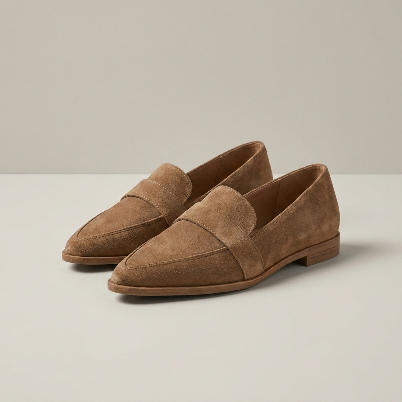 PLUXSTYLE::numise::helen-supportive-loafers::closeup-detail