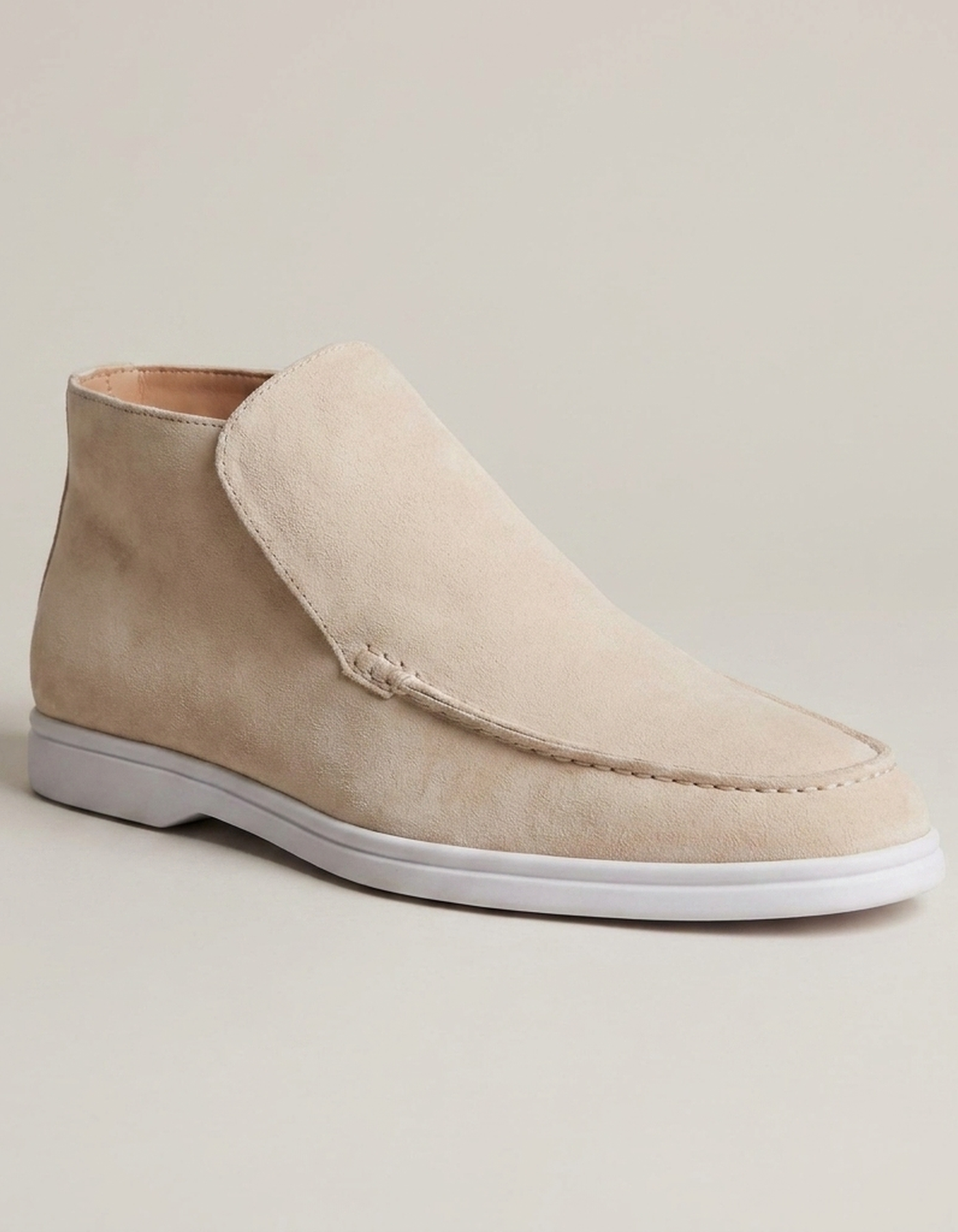 PLUXSTYLE::numise::beige-high-top-city-loafers::closeup-hero