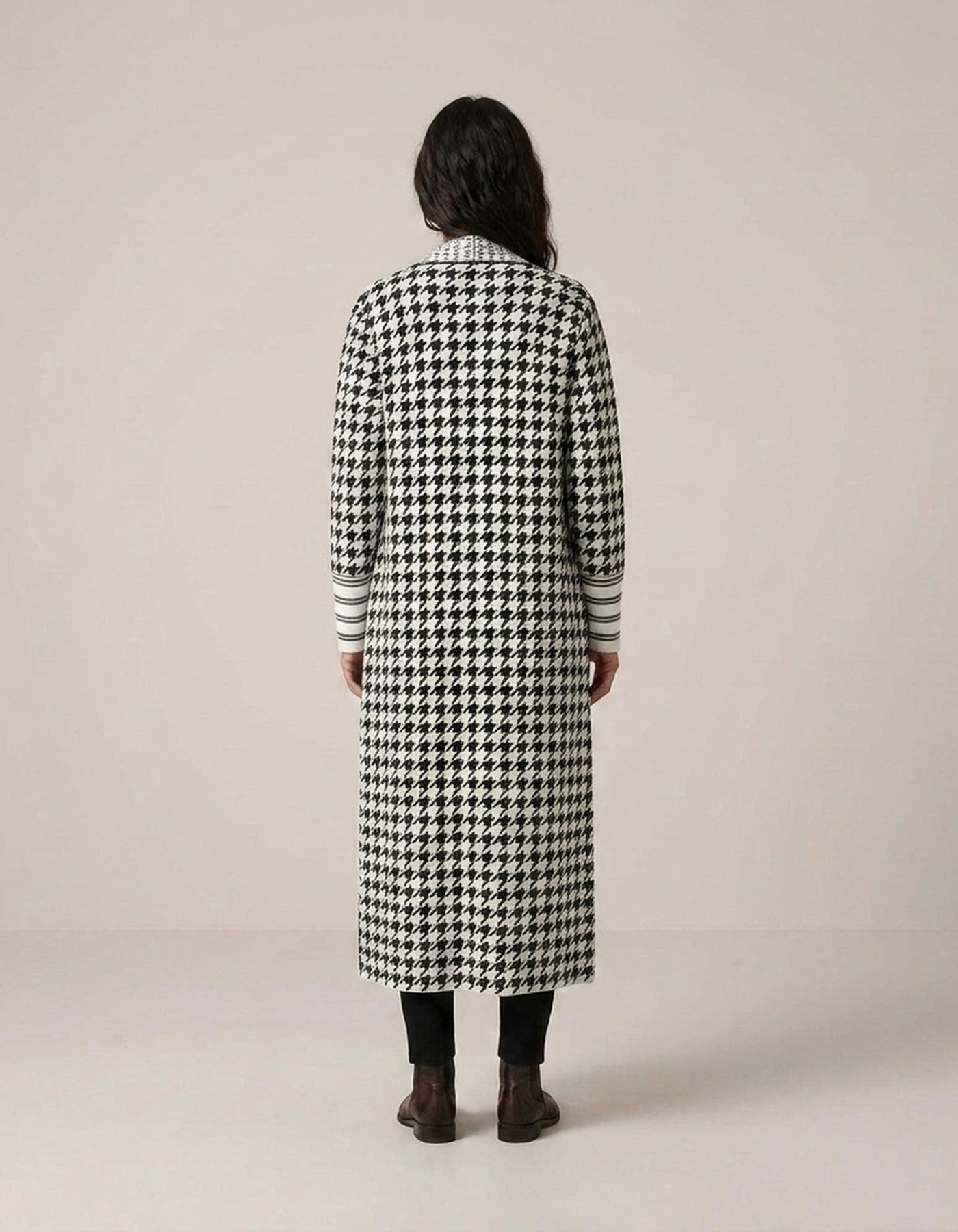 PLUXSTYLE::numise::womens-houndstooth-cardigan::back