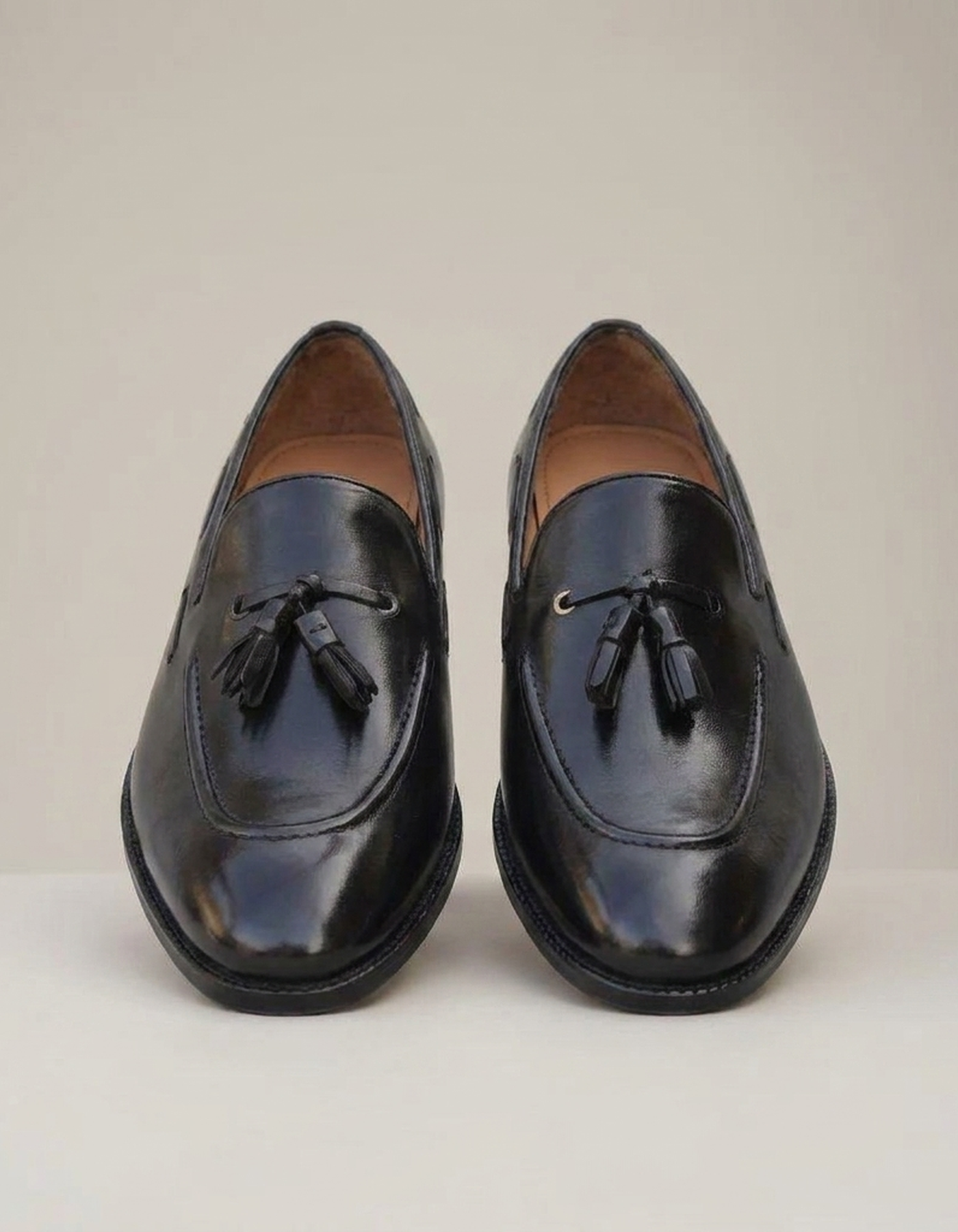 PLUXSTYLE::numise::adam-black-tassel-loafers::pack-black