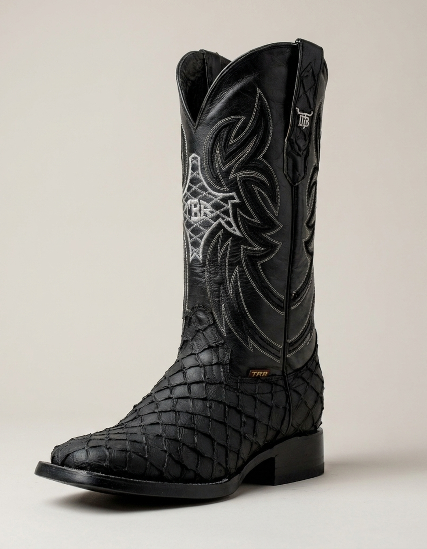 PLUXSTYLE::numise::matte-black-square-toe-boots::closeup-hero