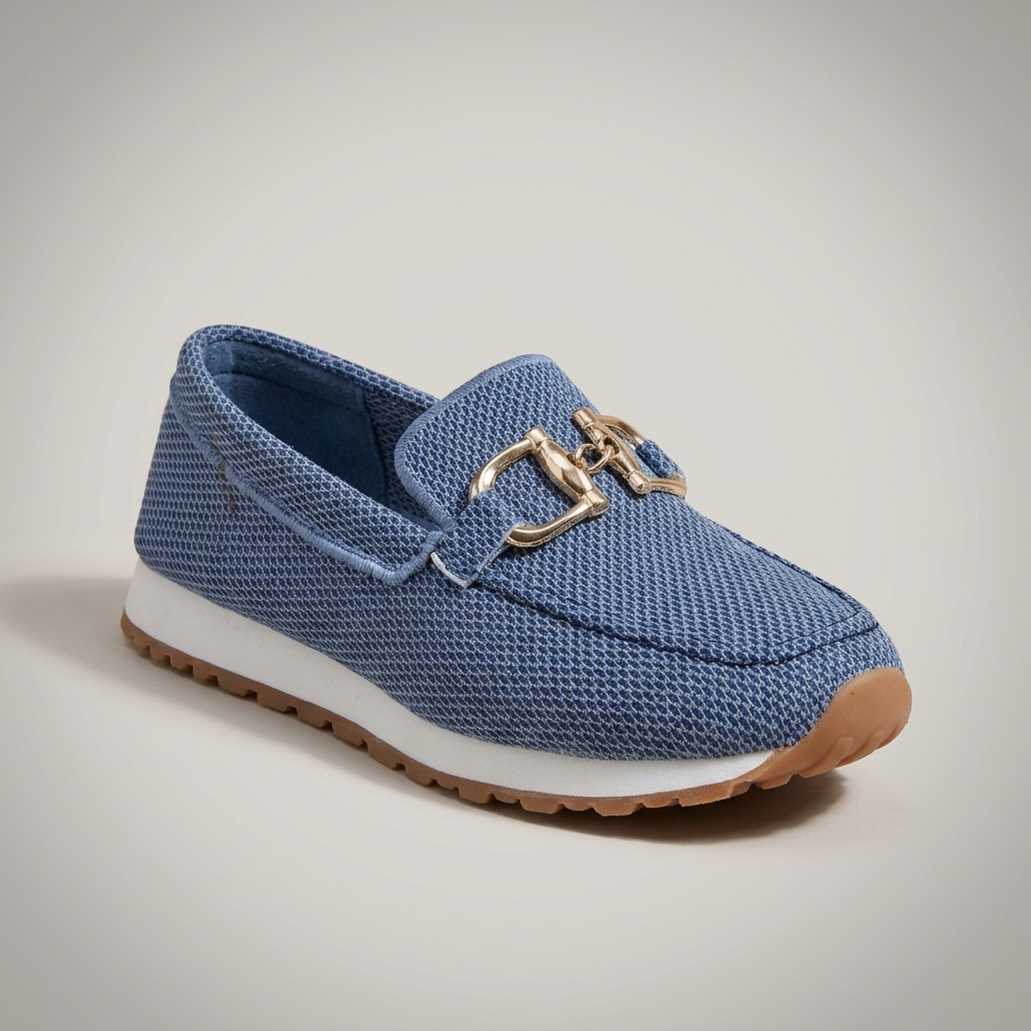 PLUXSTYLE::numise::supportive-buckle-loafers::closeup-hero