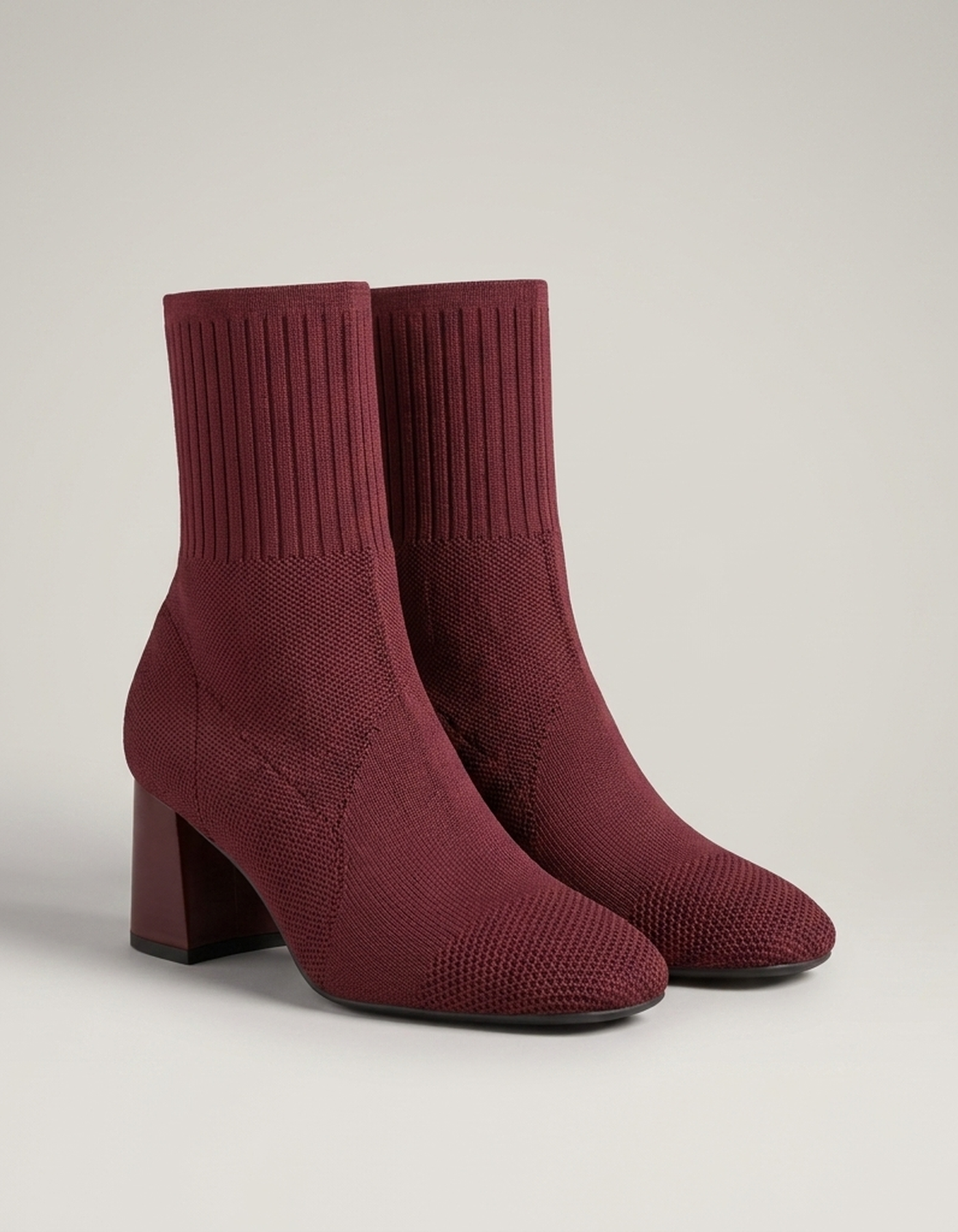 PLUXSTYLE::numise::ribbed-collar-ankle-boots::pack-burgundy