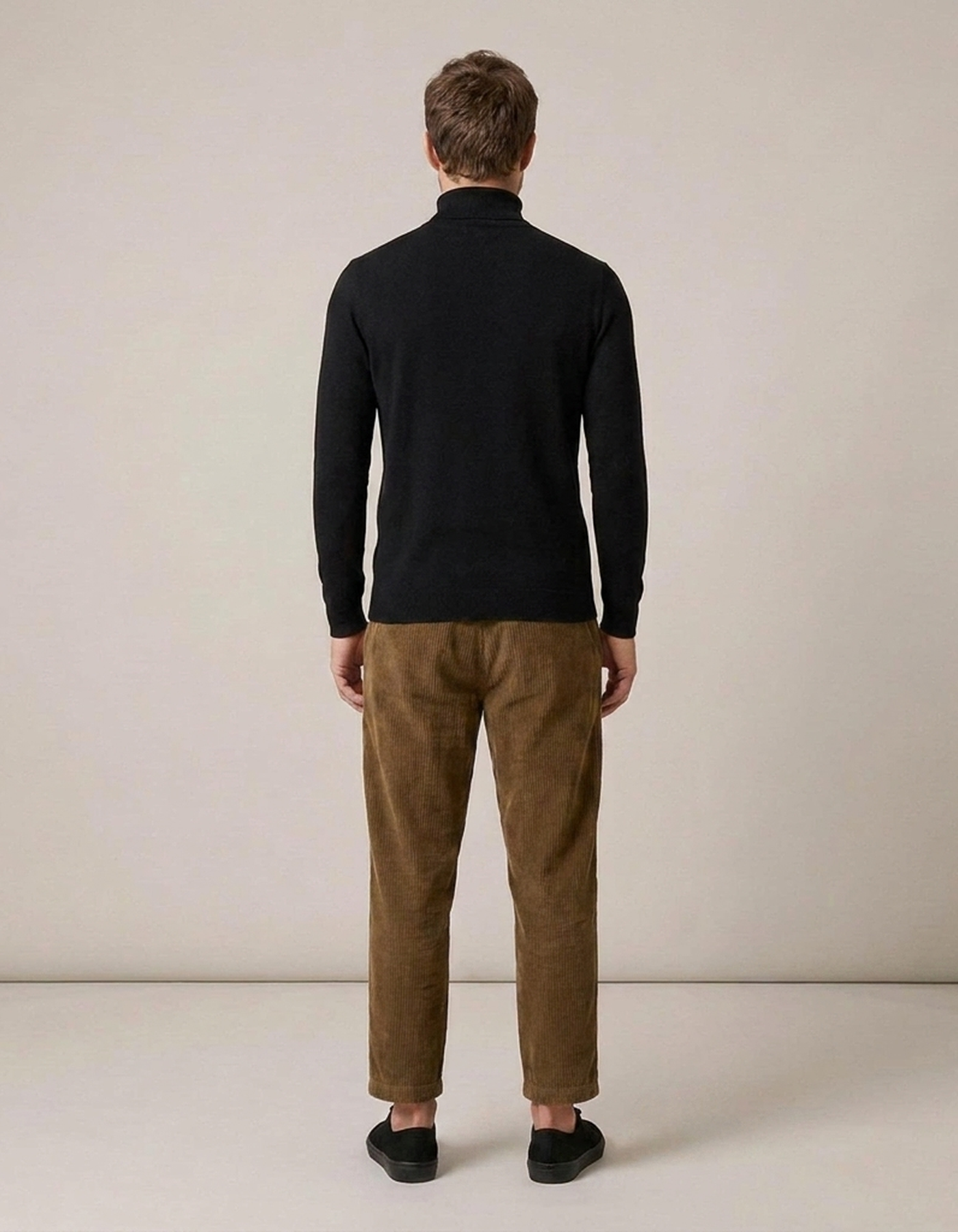 PLUXSTYLE::numise::slim-fit-turtleneck-sweater::back